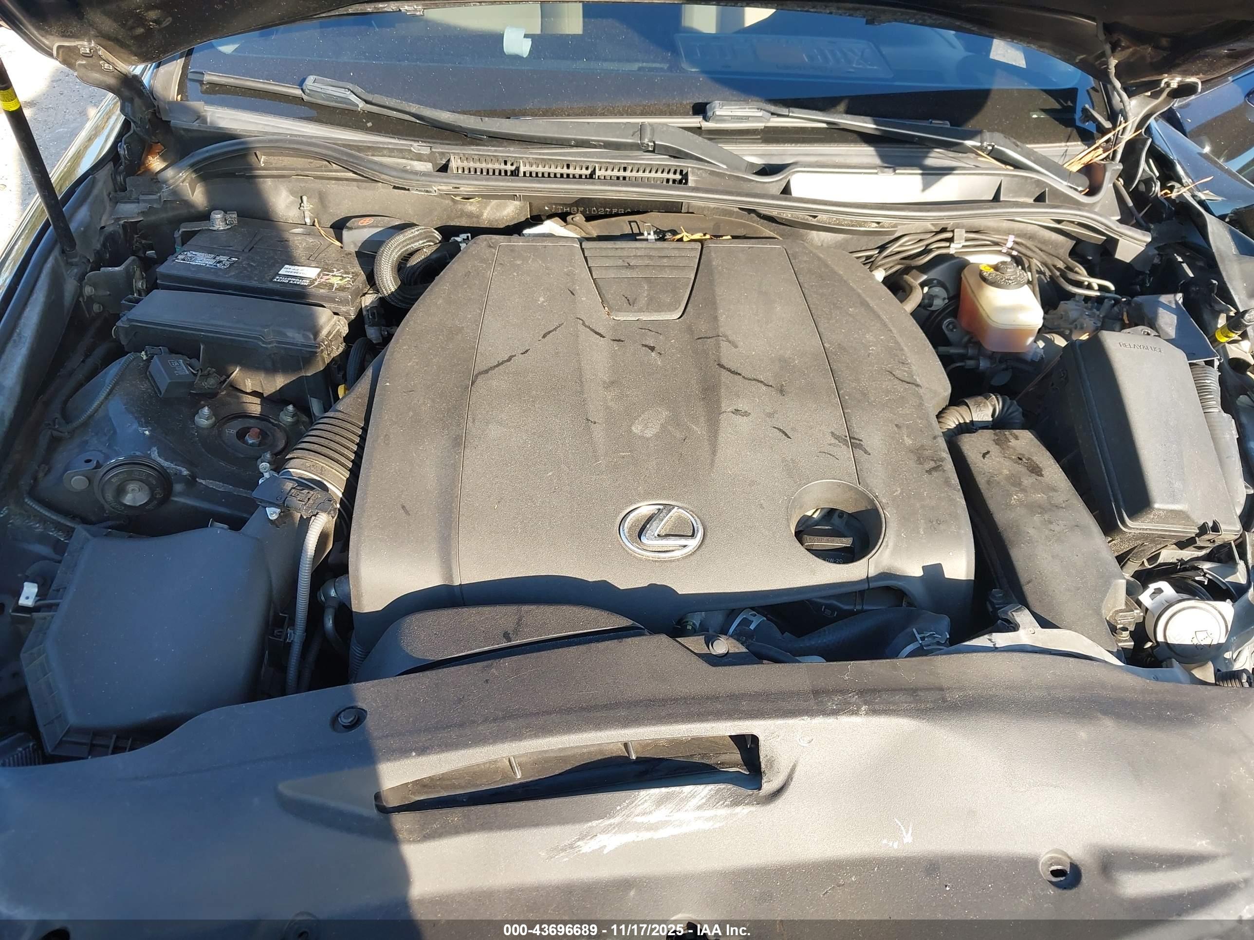 LEXUS IS image 10
