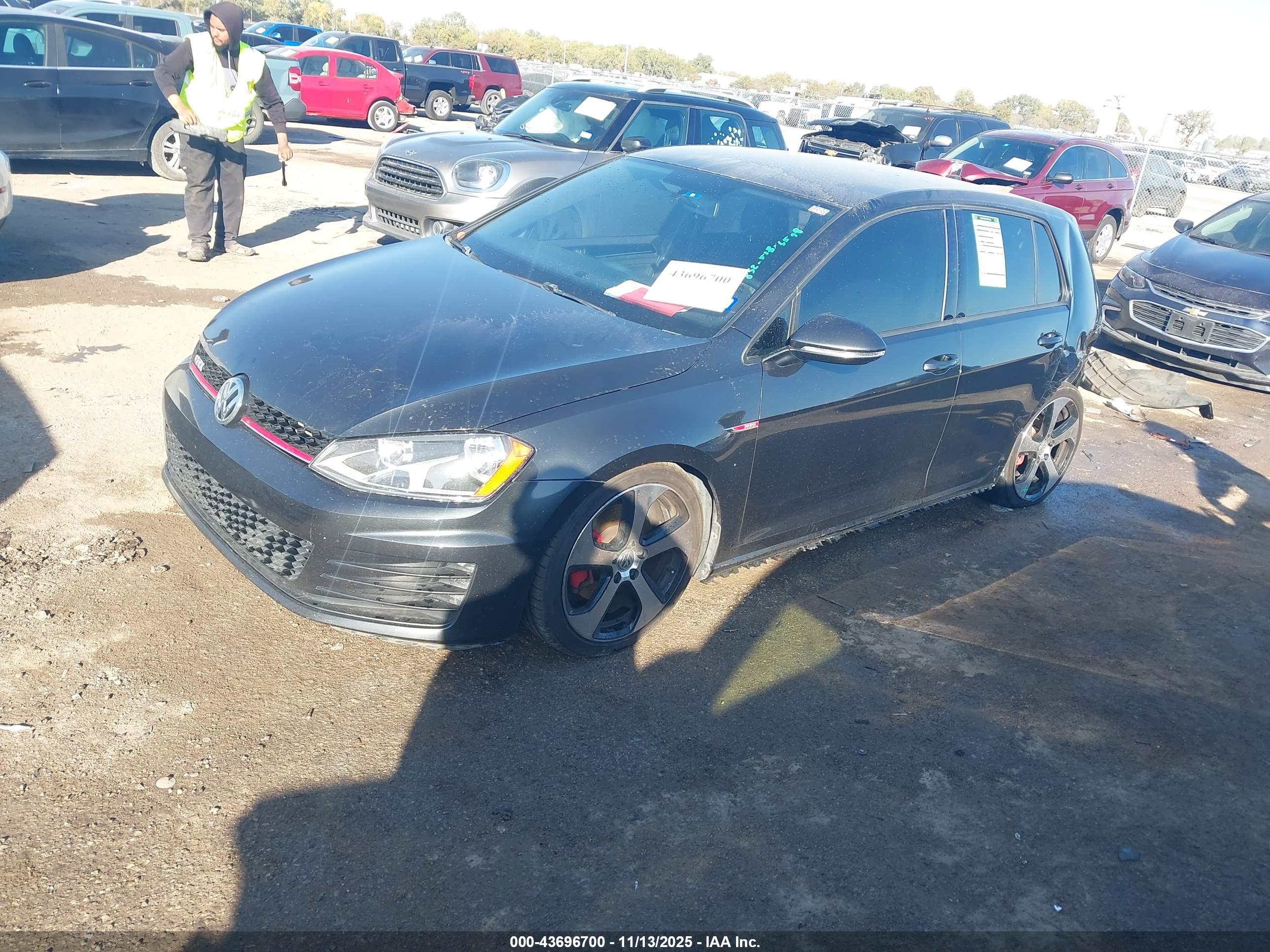 VOLKSWAGEN GOLF image 2