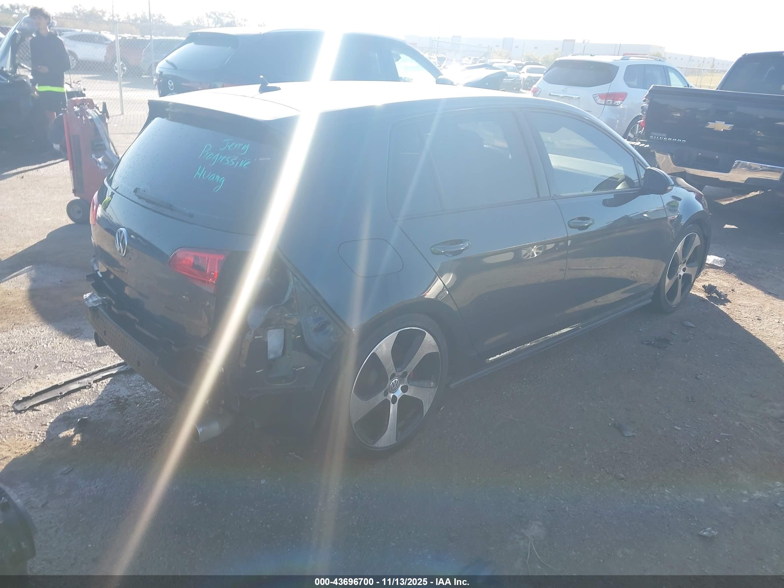 VOLKSWAGEN GOLF image 4