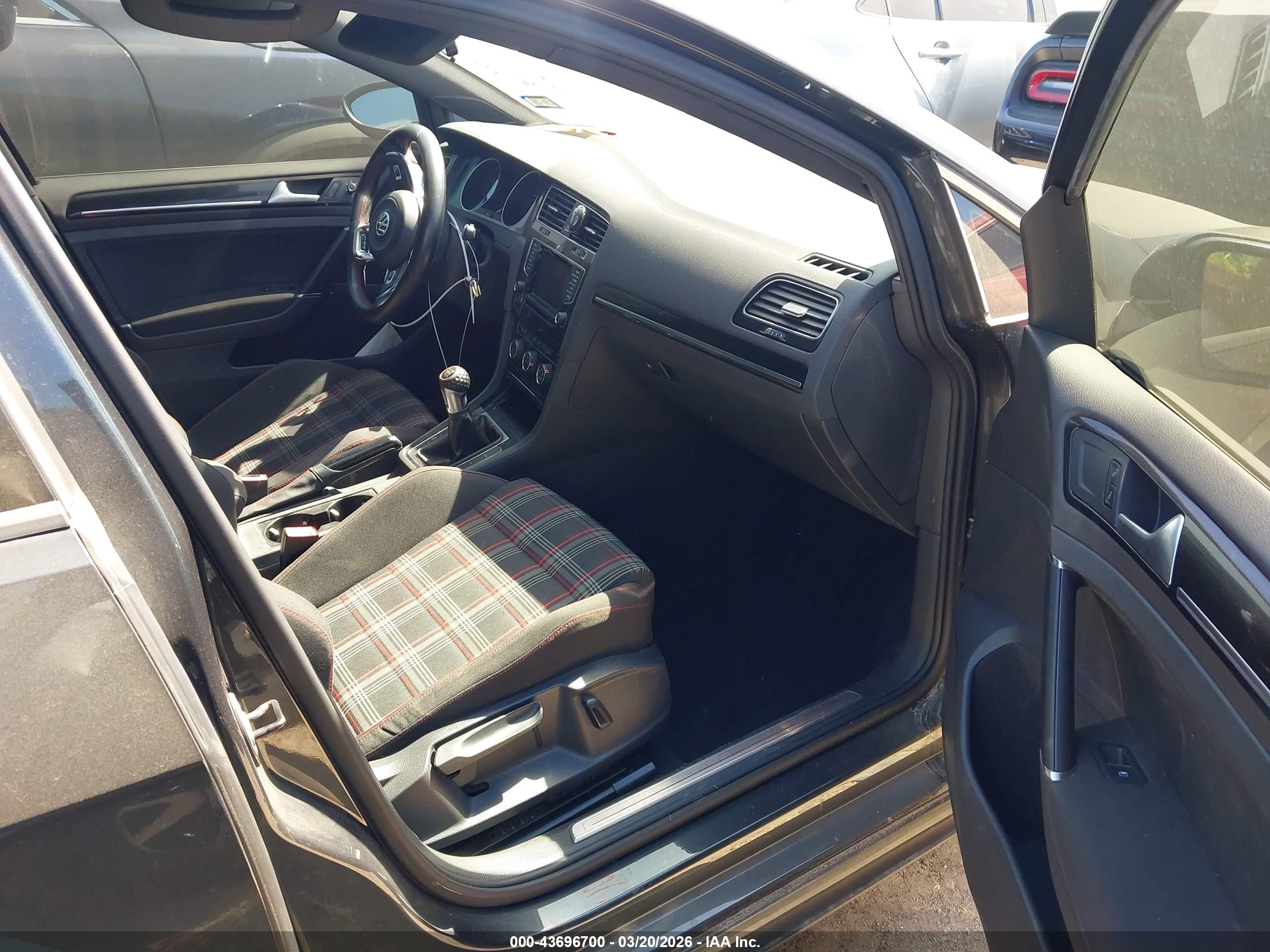 VOLKSWAGEN GOLF image 5