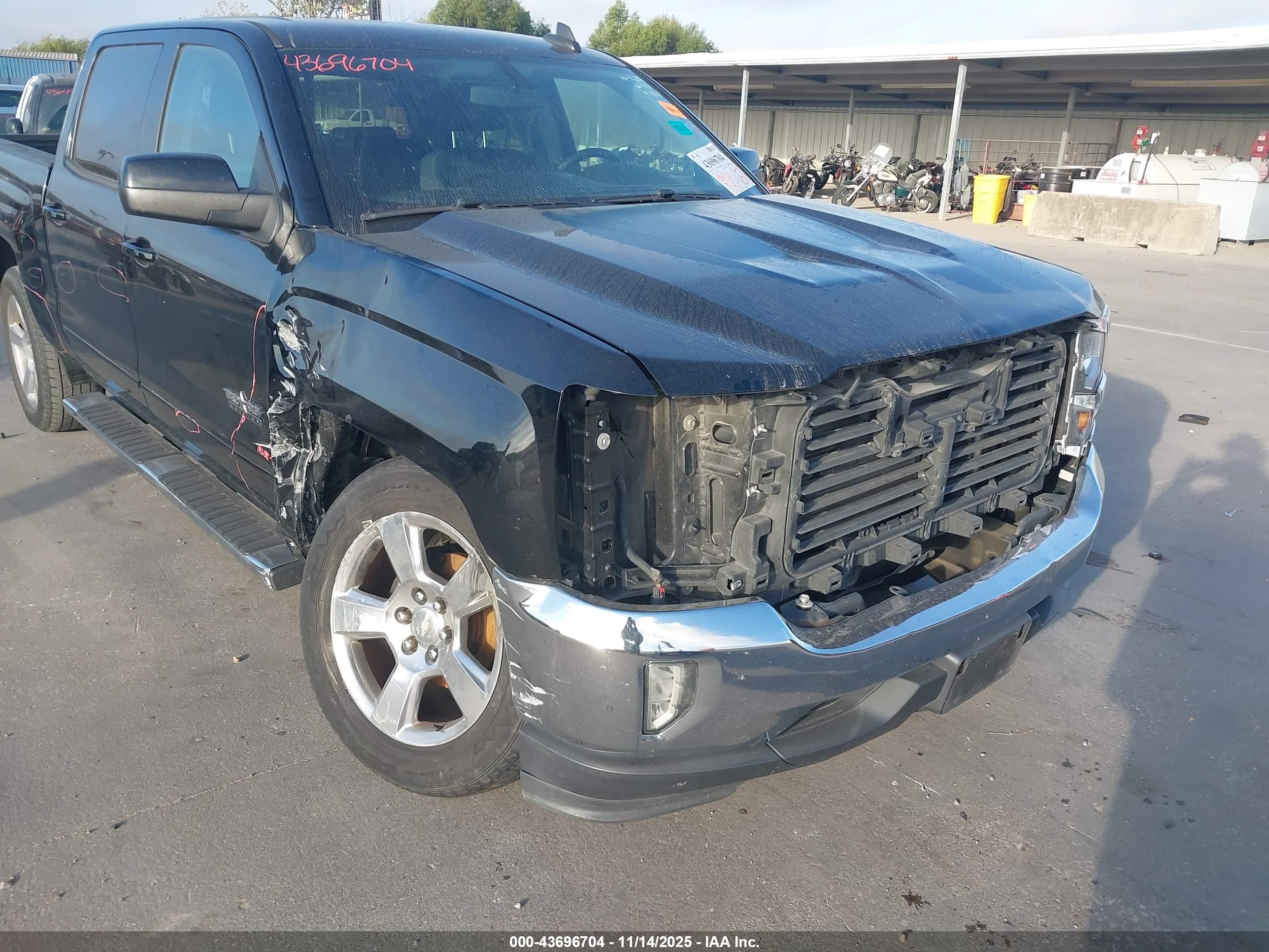 CHEVROLET SILVERADO image 6