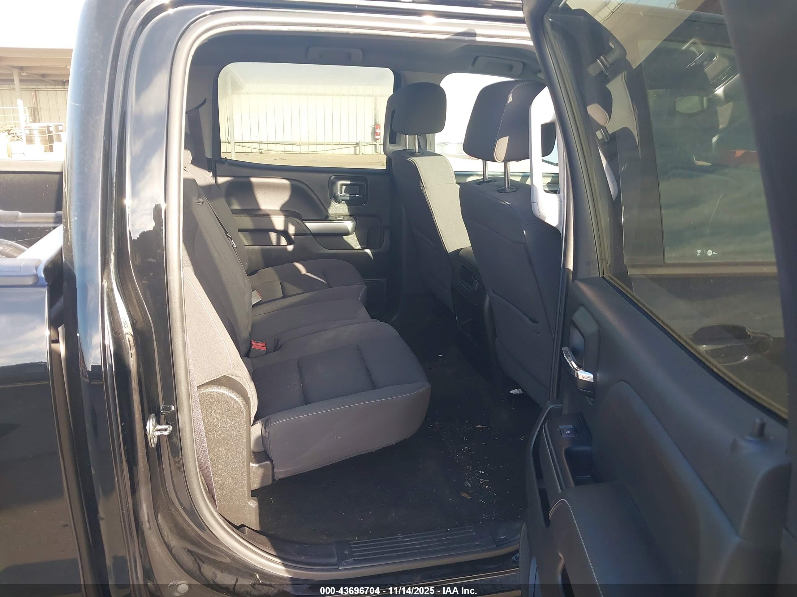 CHEVROLET SILVERADO image 8