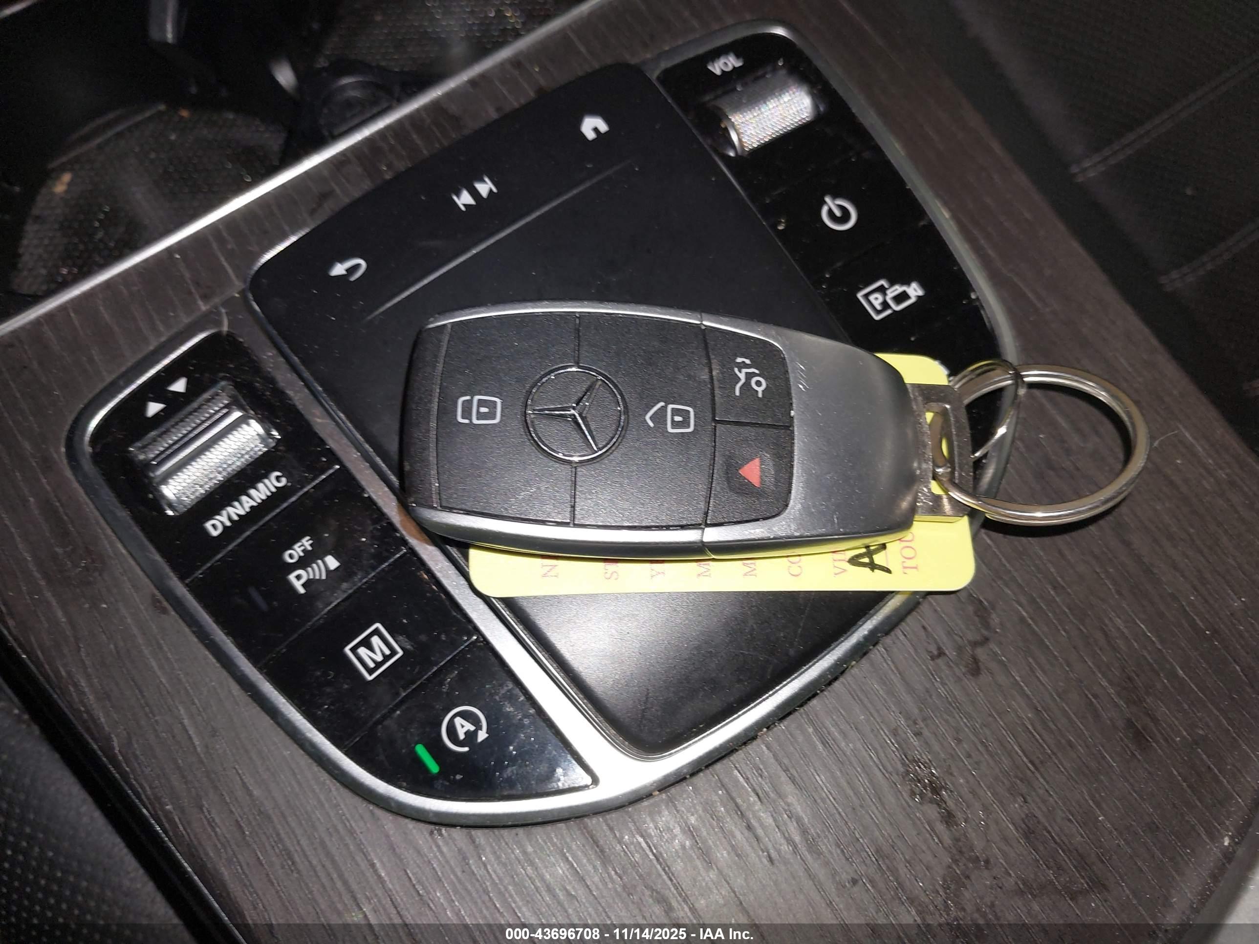 MERCEDES-BENZ GLC image 11
