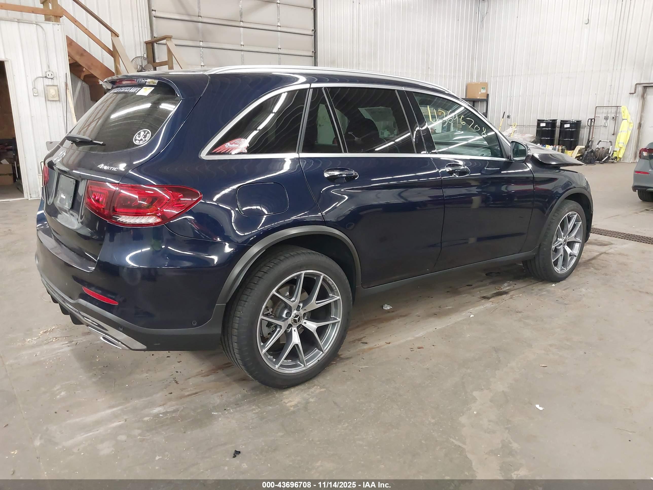 MERCEDES-BENZ GLC image 4