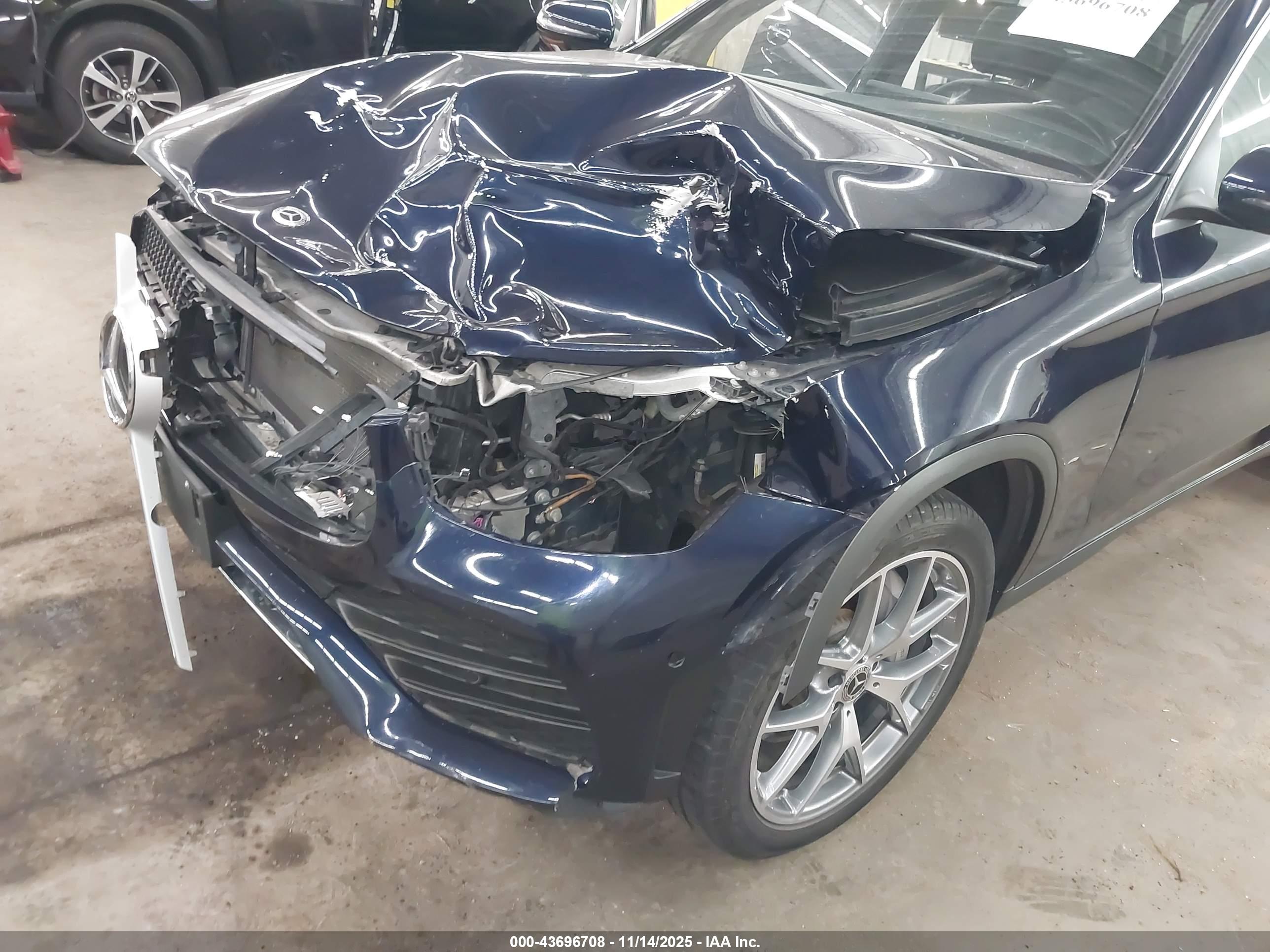 MERCEDES-BENZ GLC image 6