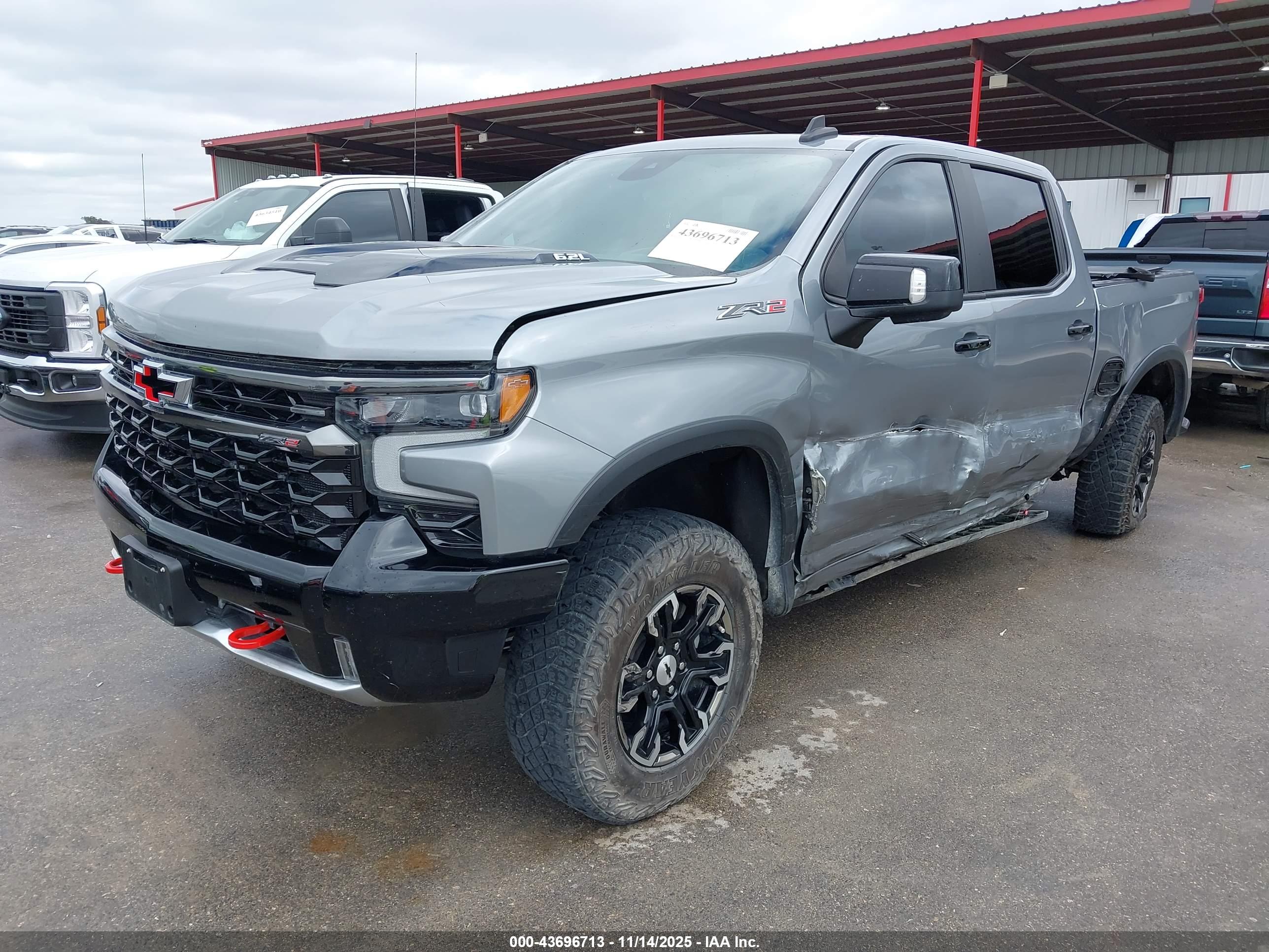 CHEVROLET SILVERADO image 2