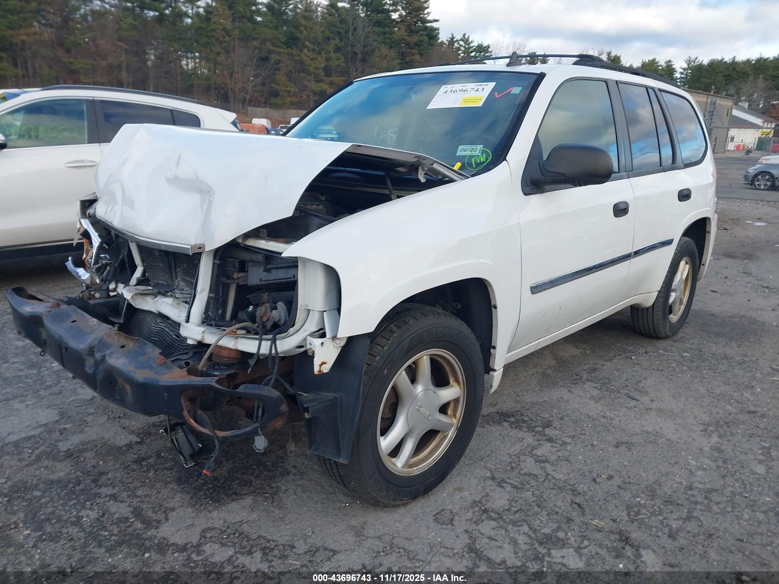 GMC ENVOY image 2