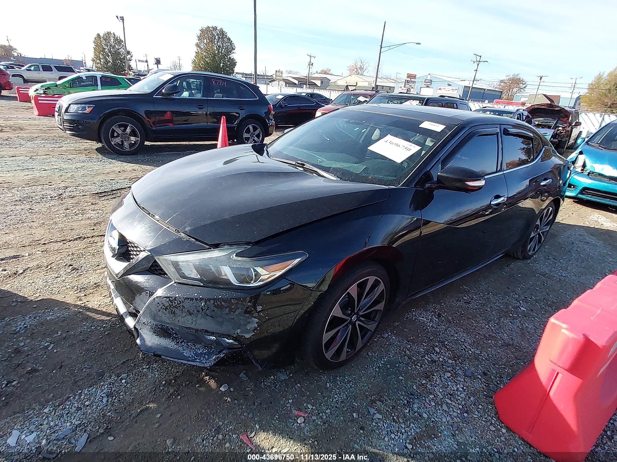 NISSAN MAXIMA image 2