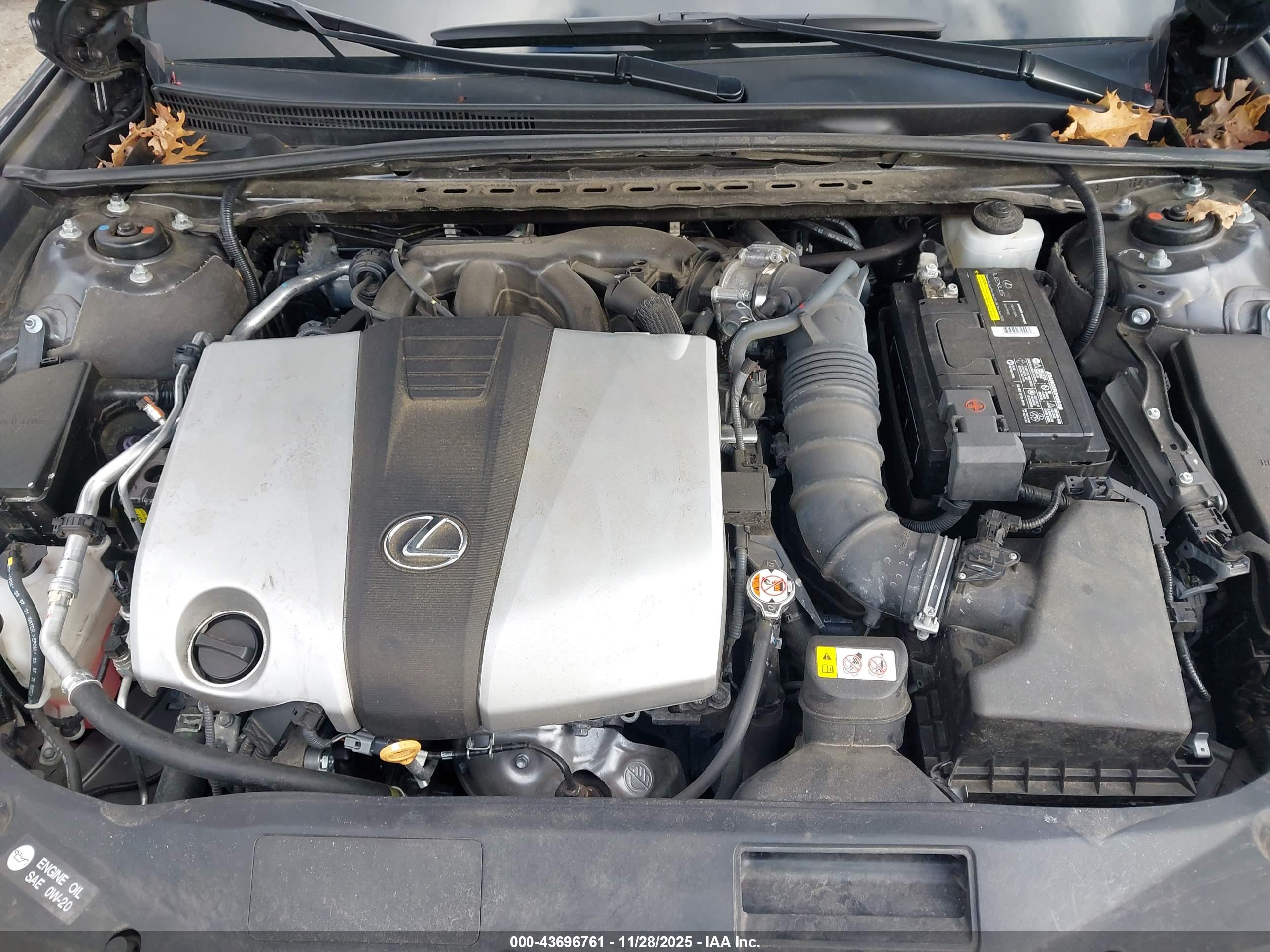 LEXUS ES image 10