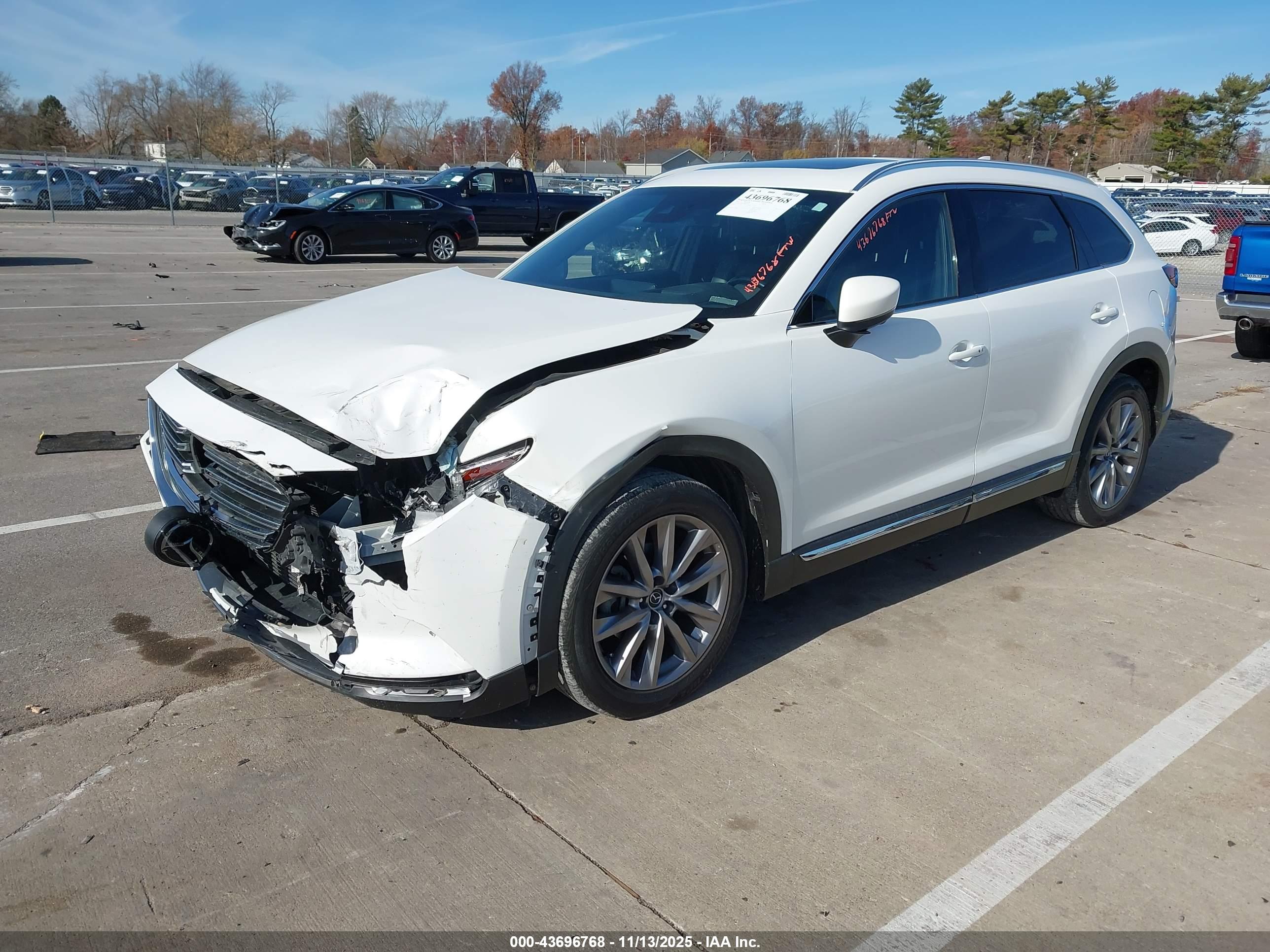 MAZDA CX-9 image 2