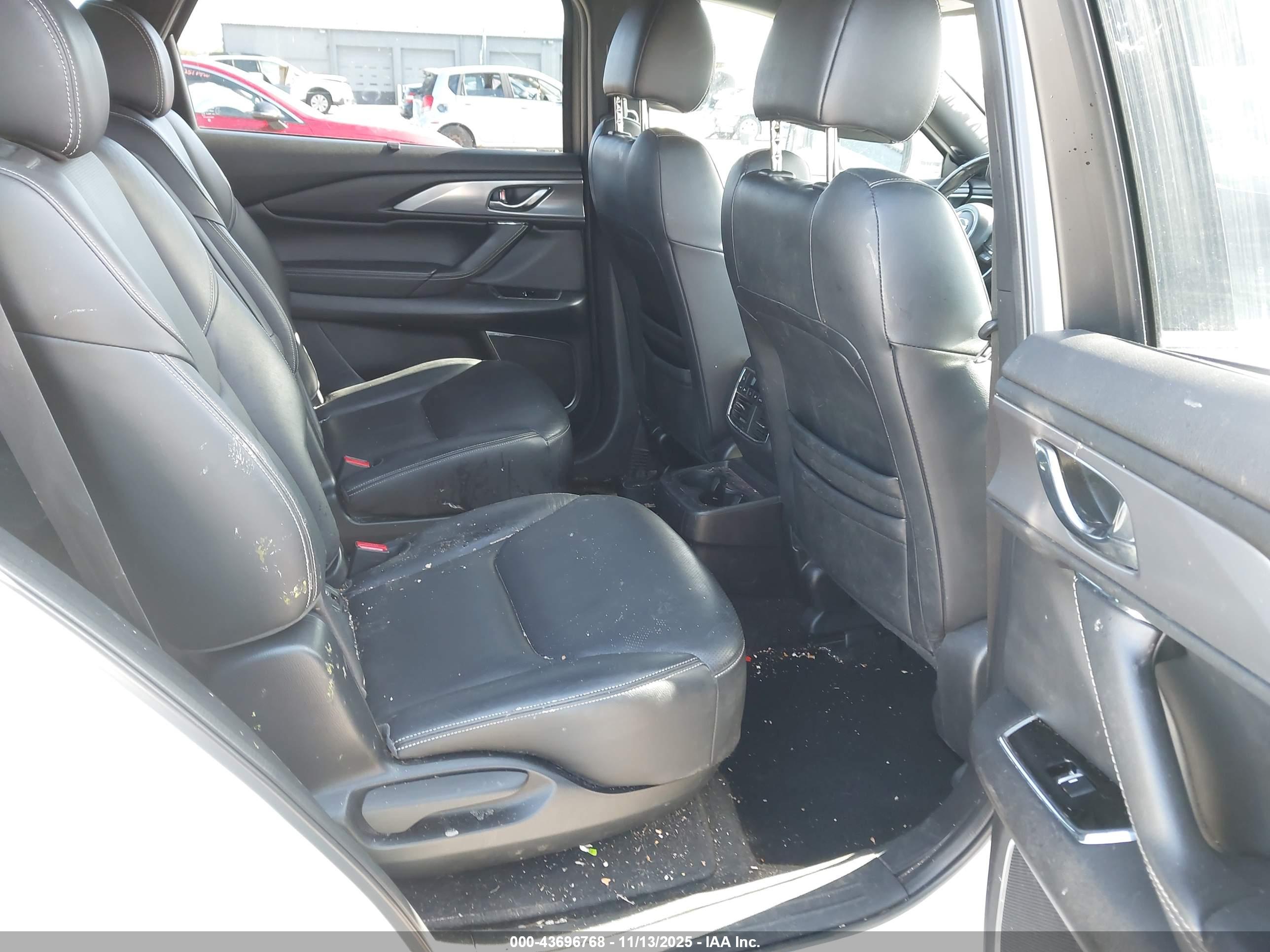 MAZDA CX-9 image 8