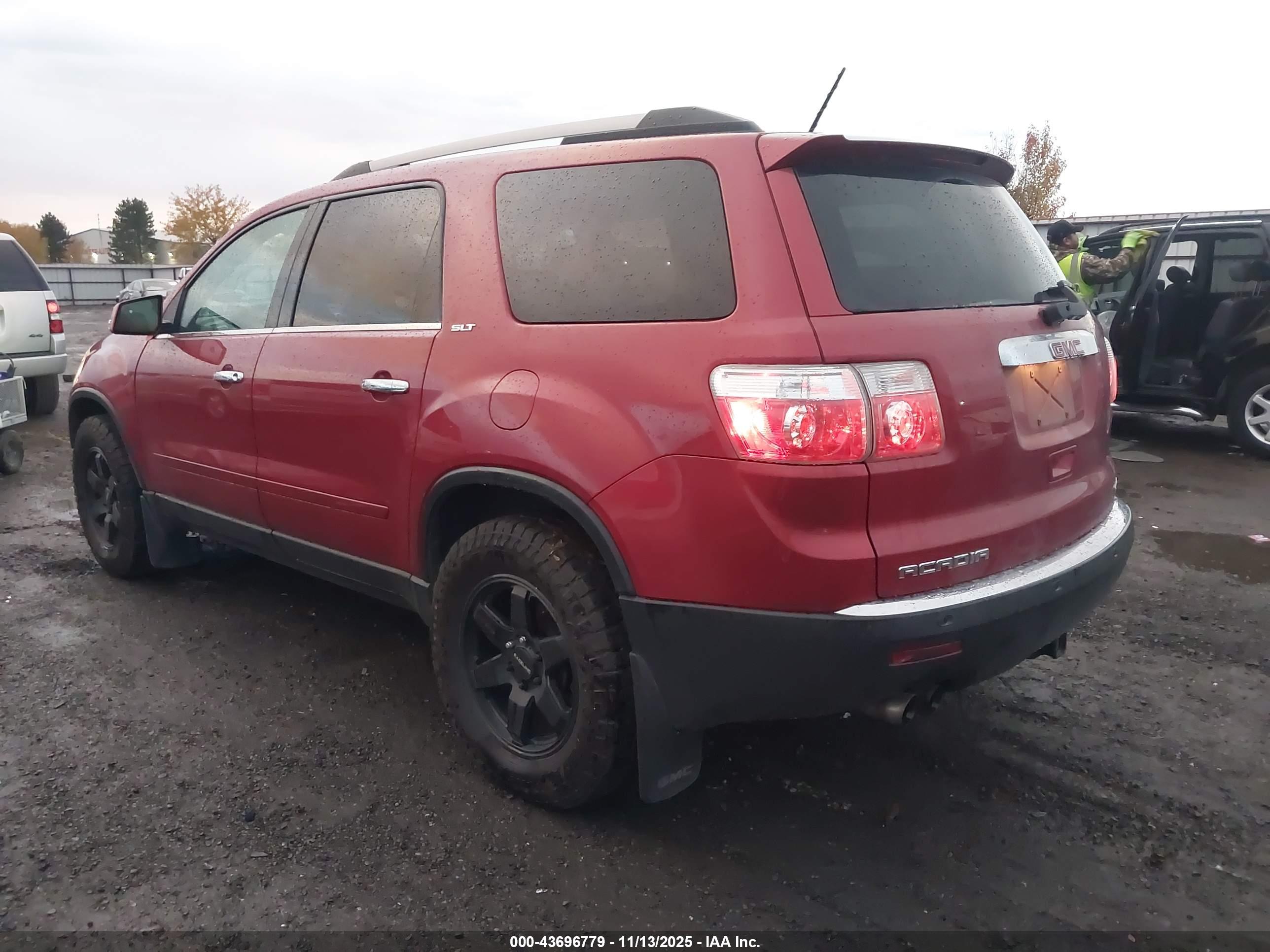 GMC ACADIA image 3