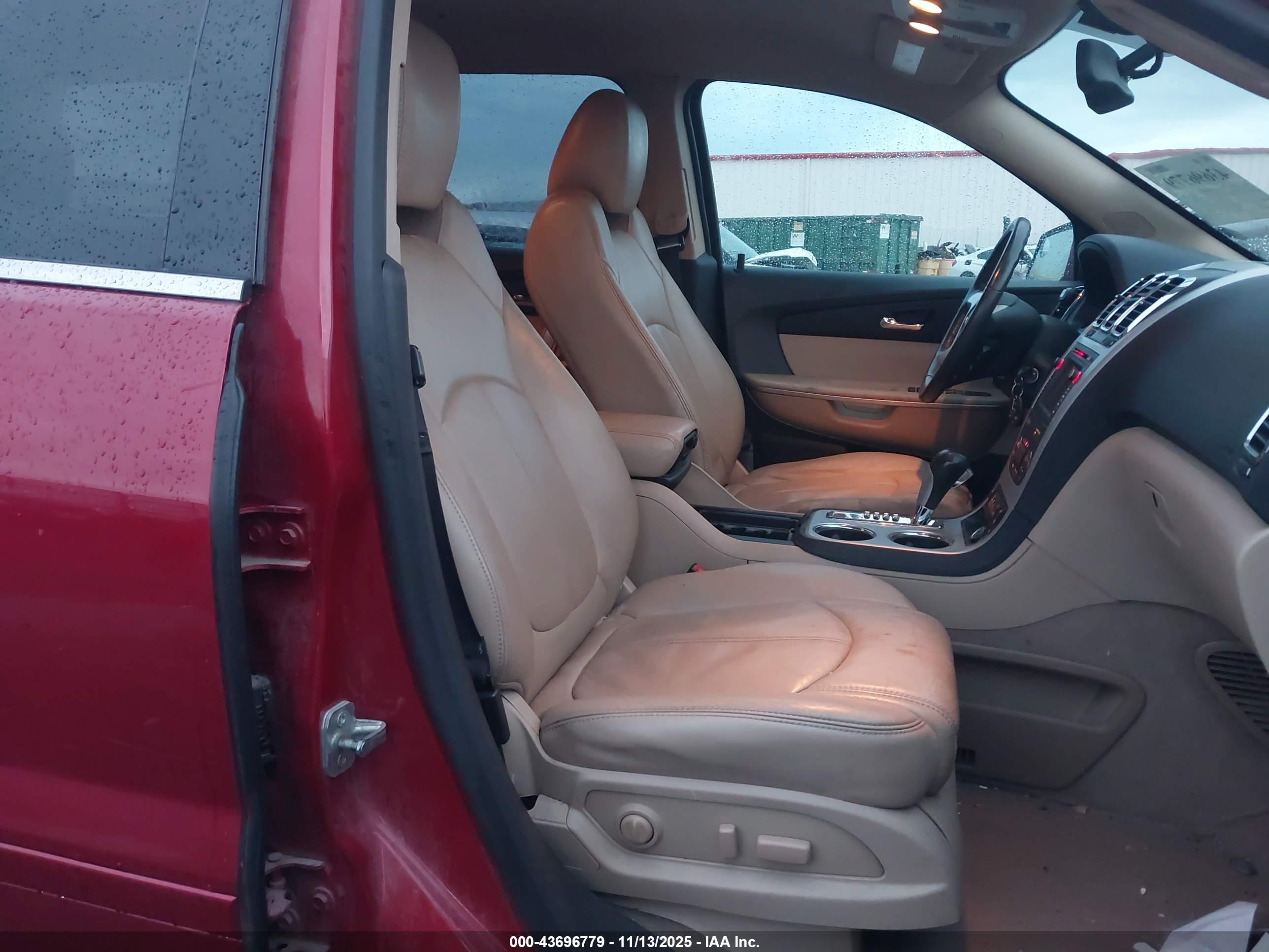 GMC ACADIA image 5