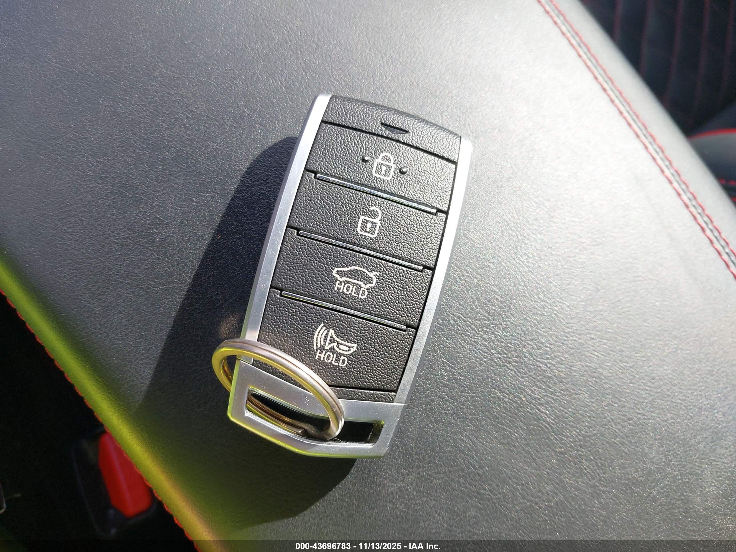 GENESIS G70 image 11