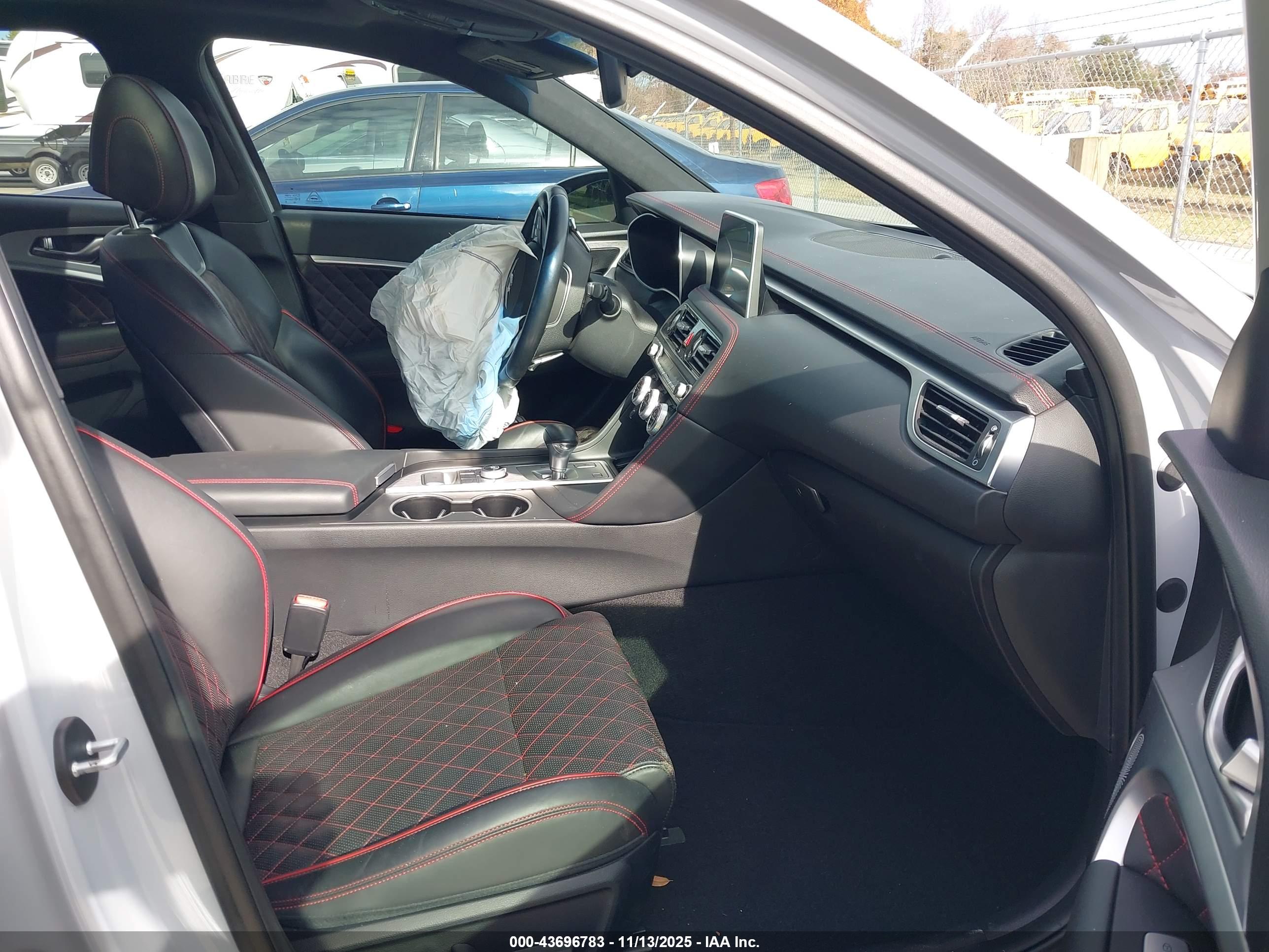 GENESIS G70 image 5