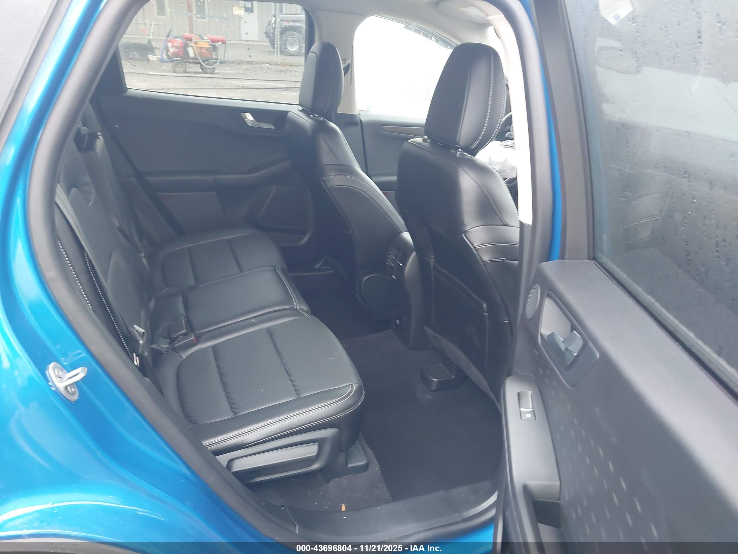 FORD ESCAPE image 8