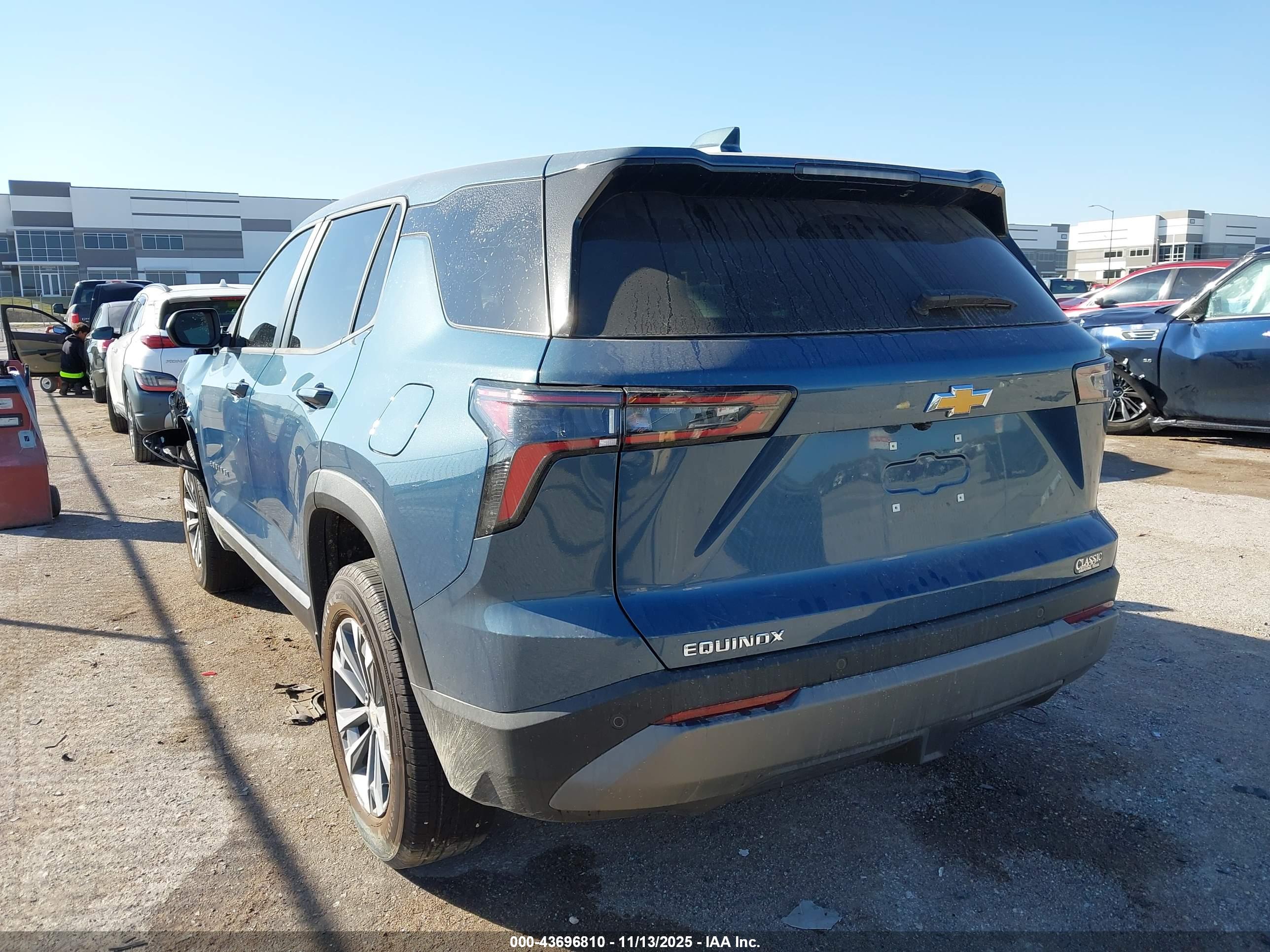 CHEVROLET EQUINOX image 3
