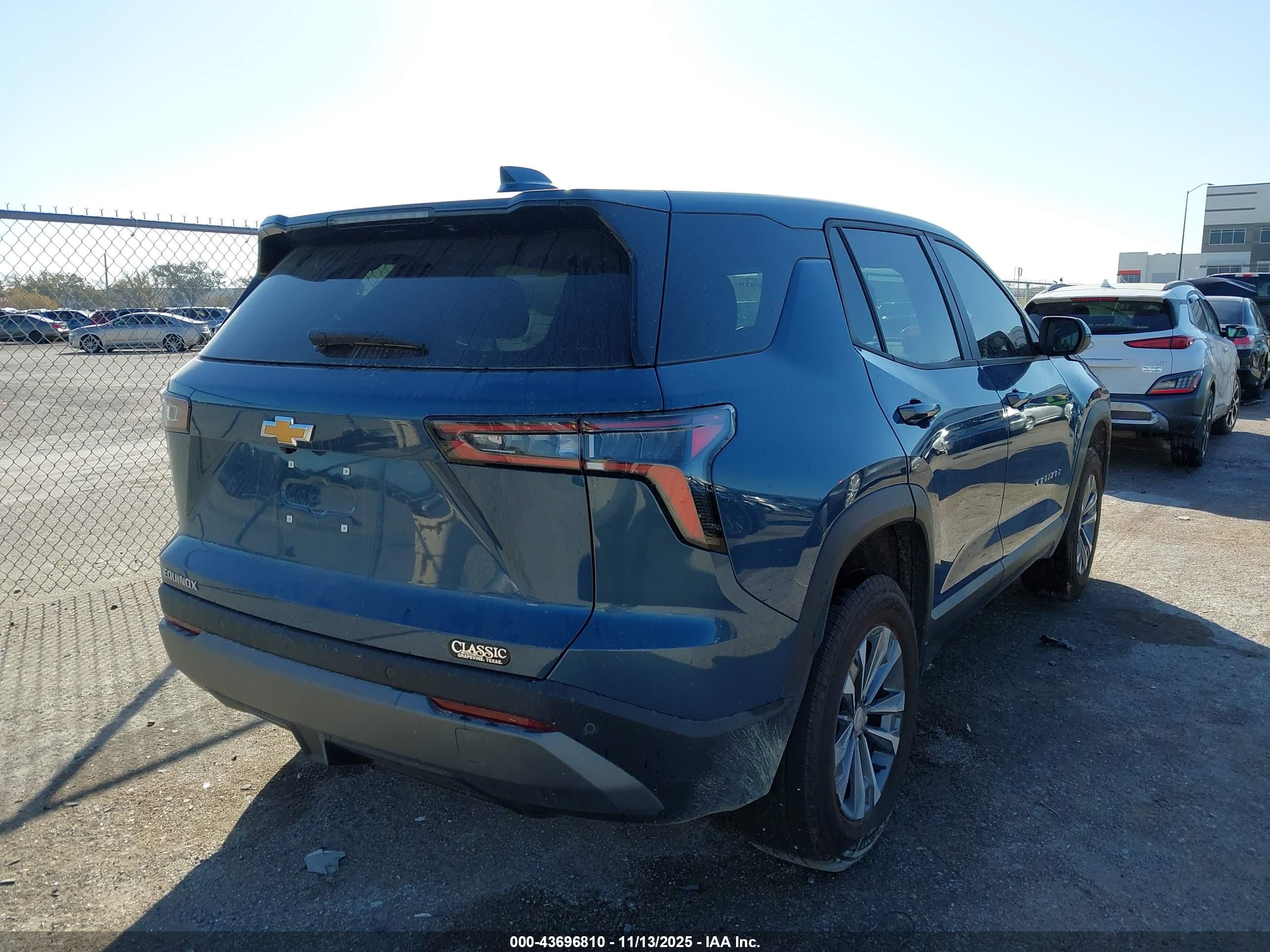 CHEVROLET EQUINOX image 4