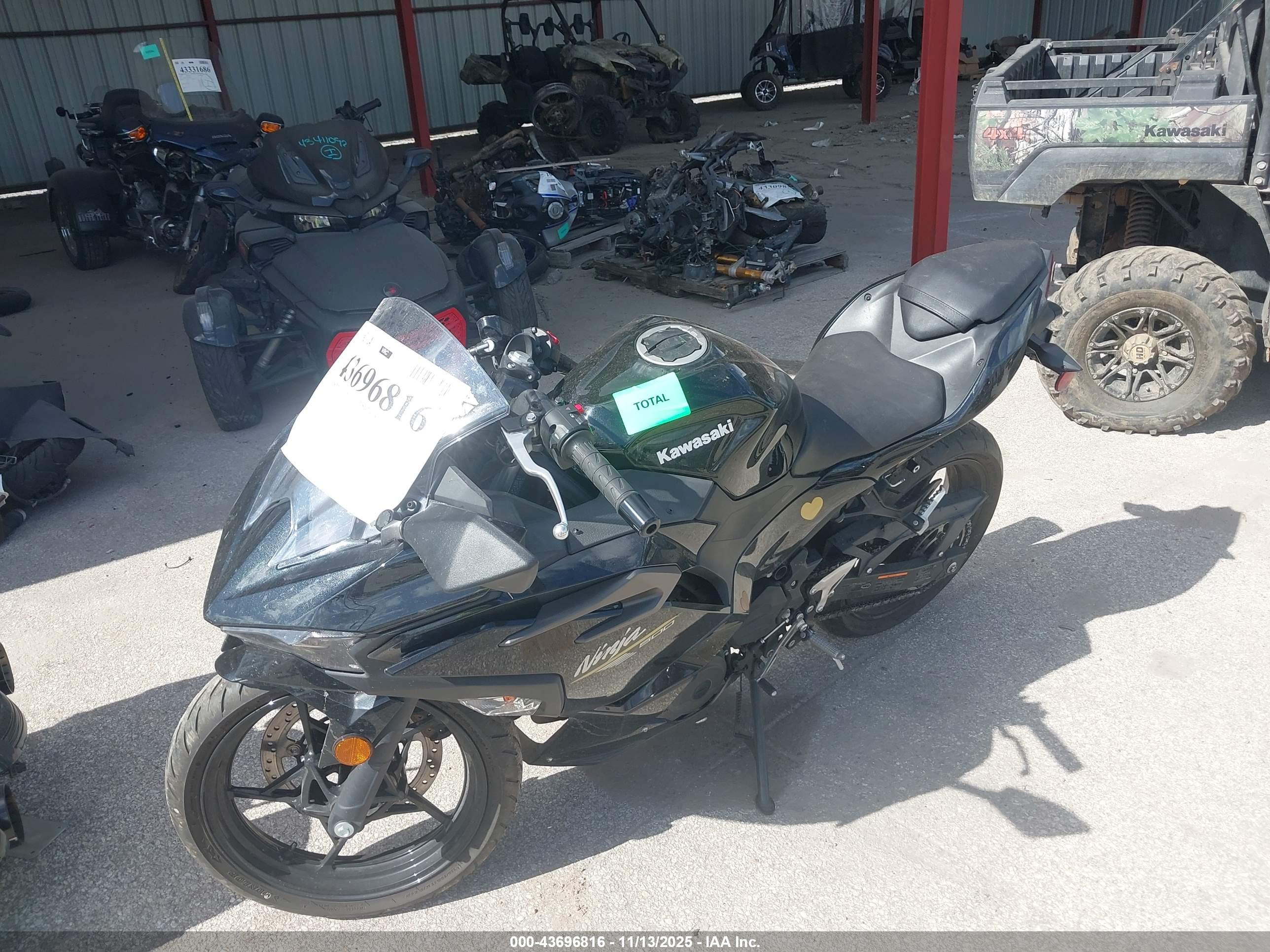 KAWASAKI EX500 image 2