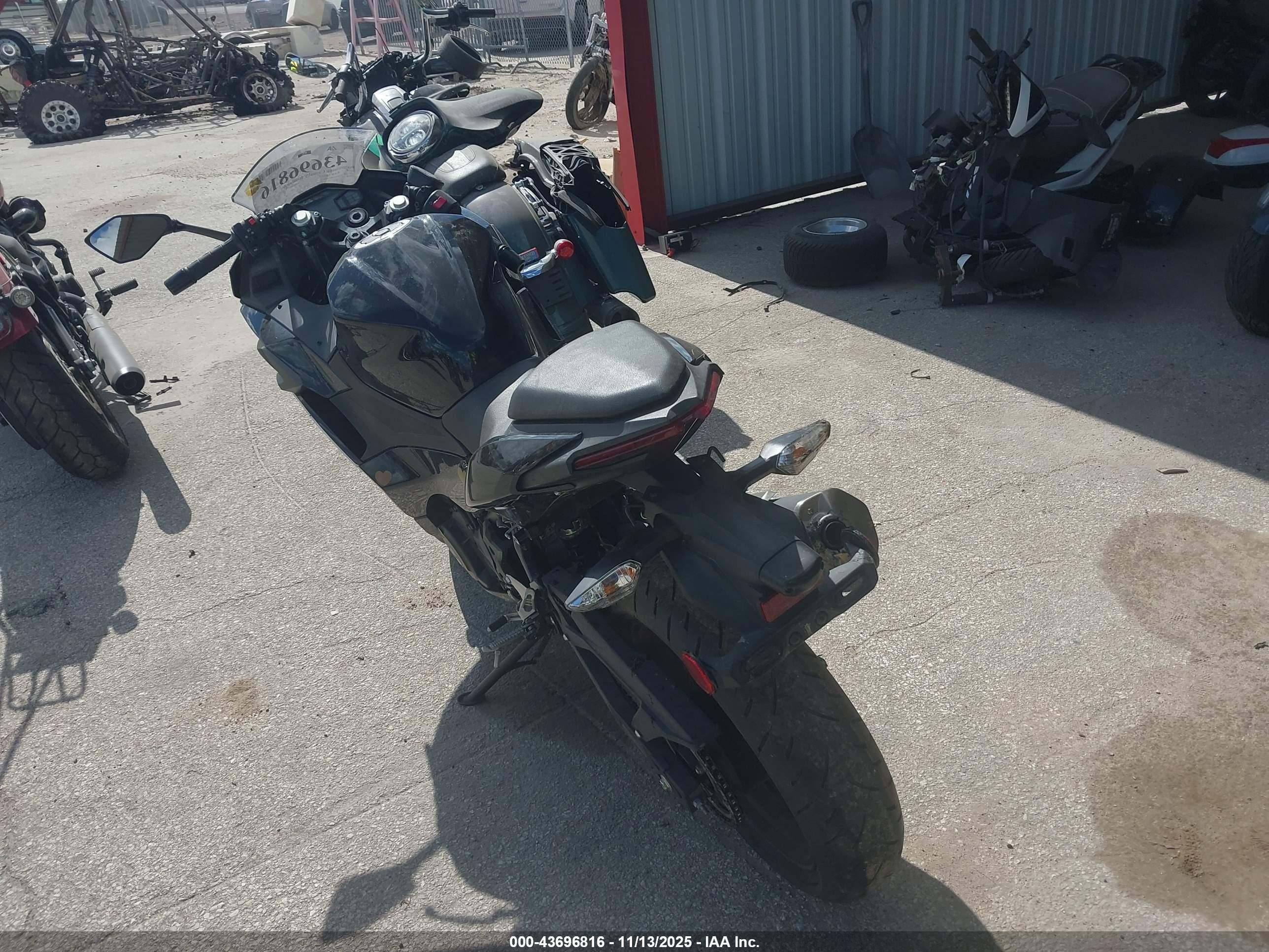 KAWASAKI EX500 image 3