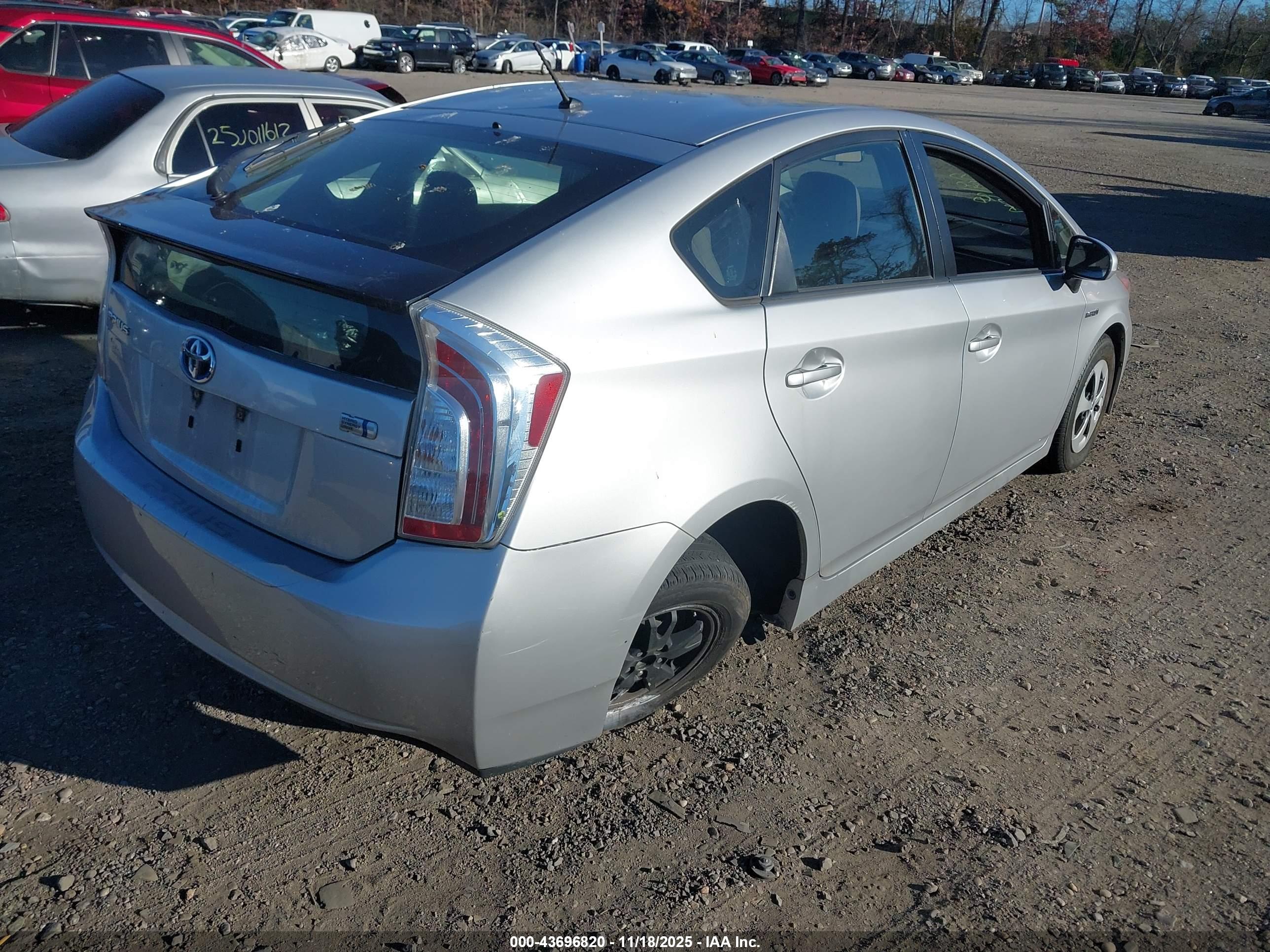 TOYOTA PRIUS image 4