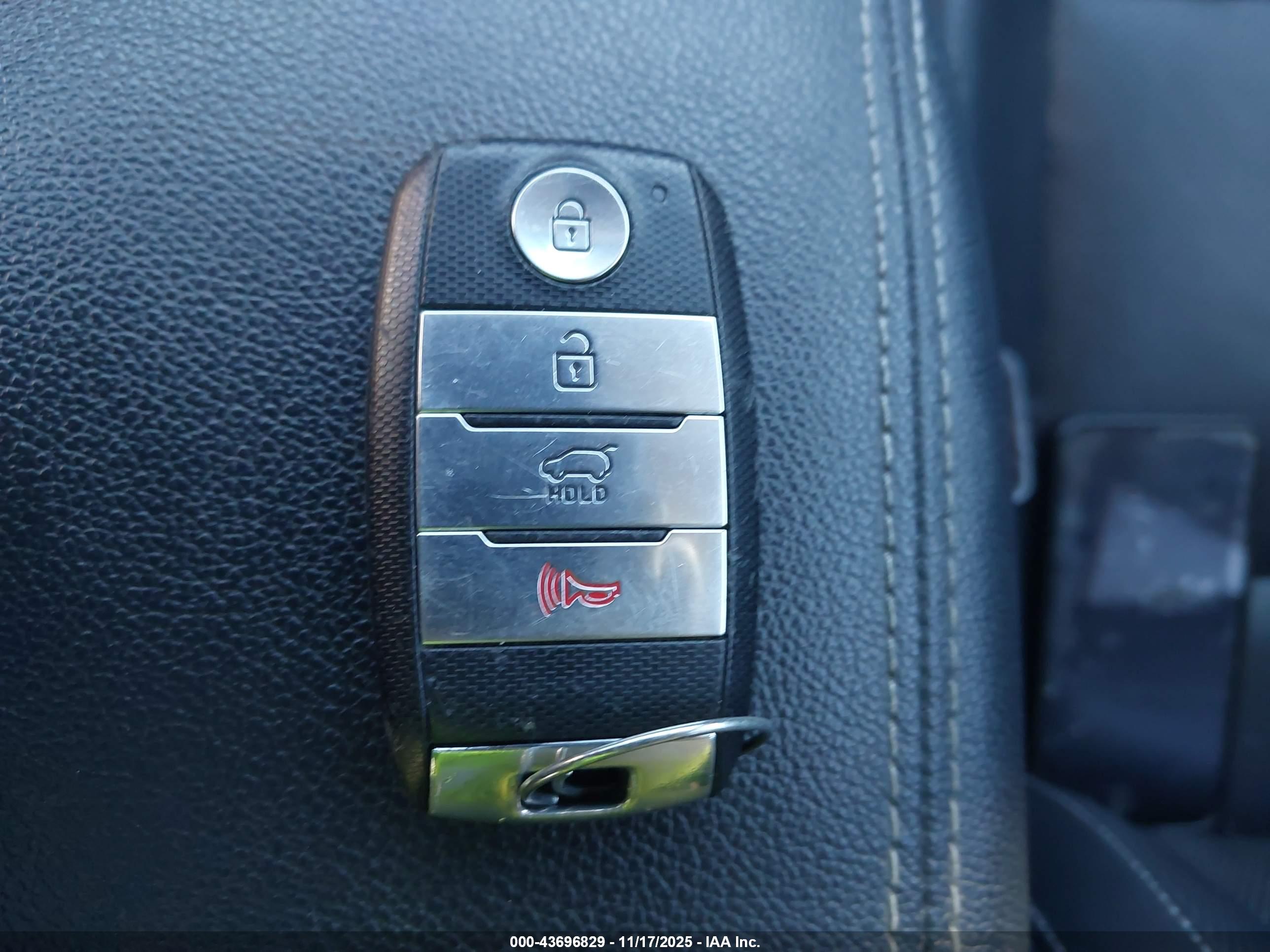 KIA SPORTAGE image 11