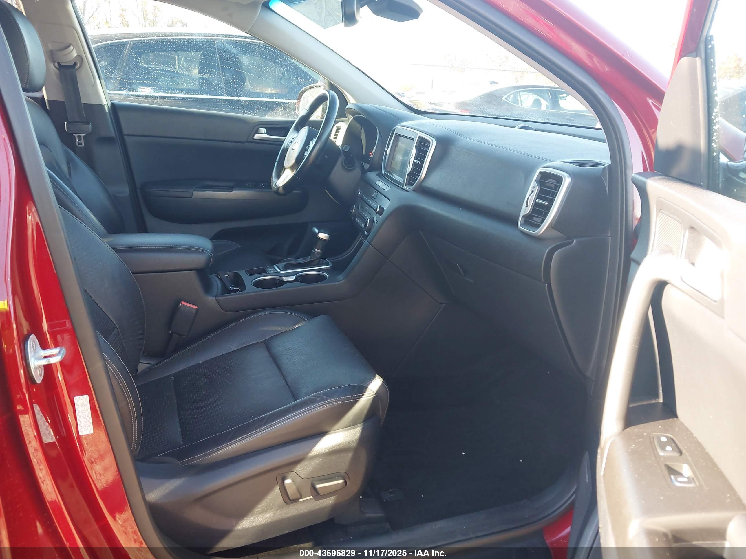 KIA SPORTAGE image 5