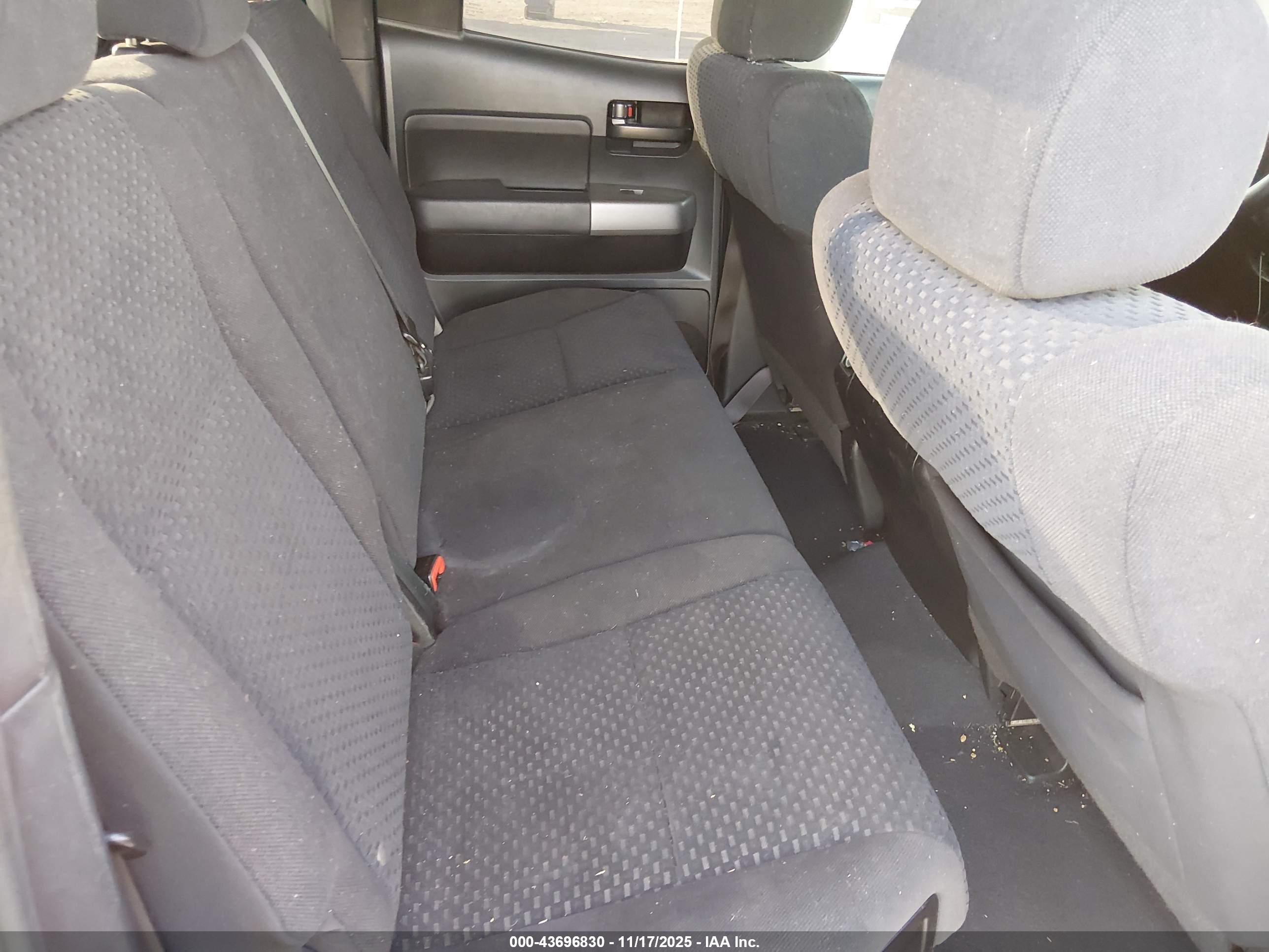 TOYOTA TUNDRA image 8