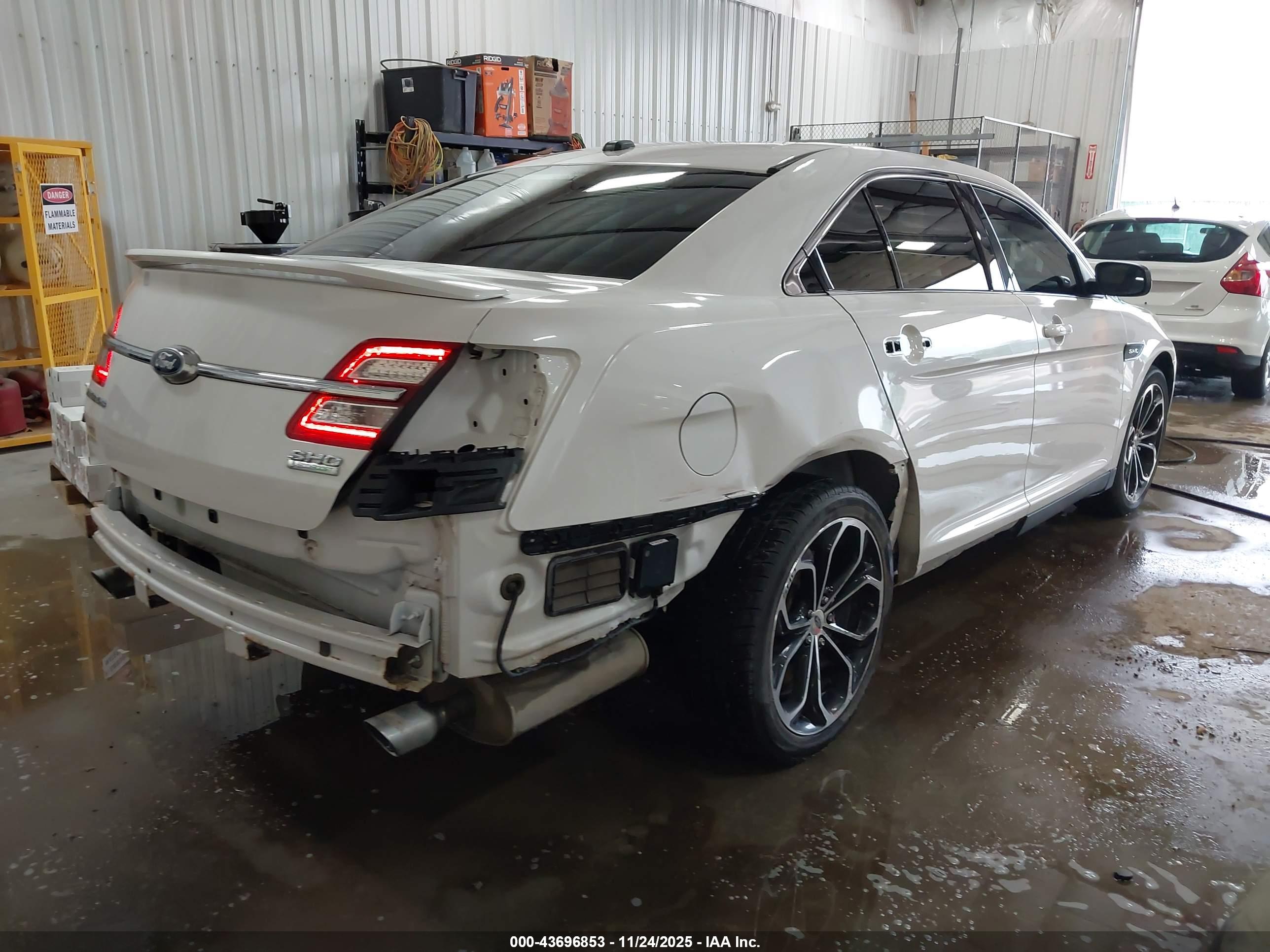 FORD TAURUS image 4