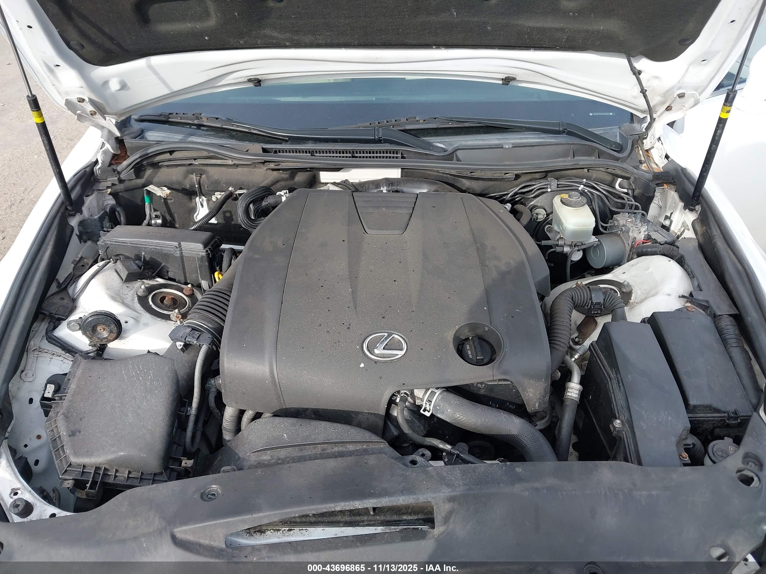 LEXUS IS image 10