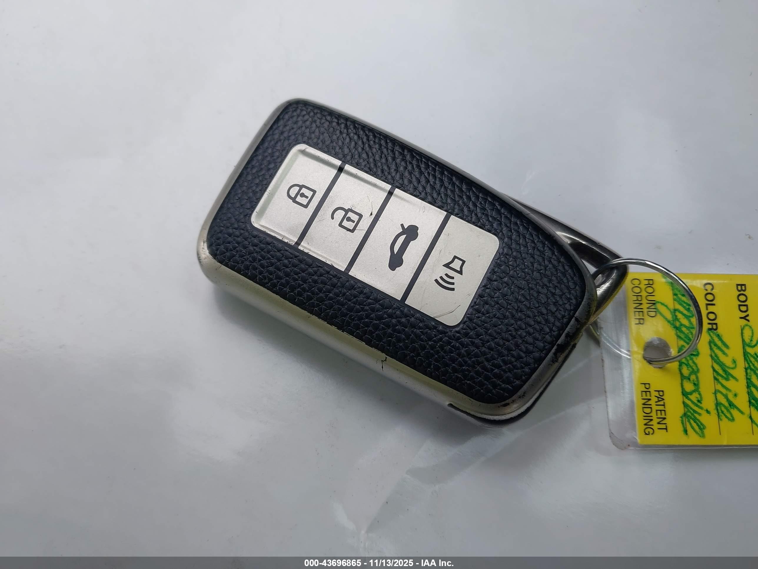 LEXUS IS image 11