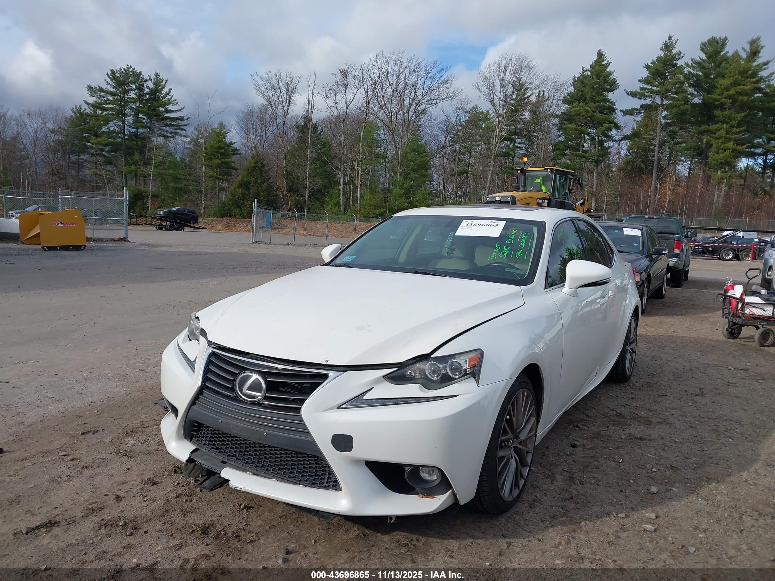 LEXUS IS image 2