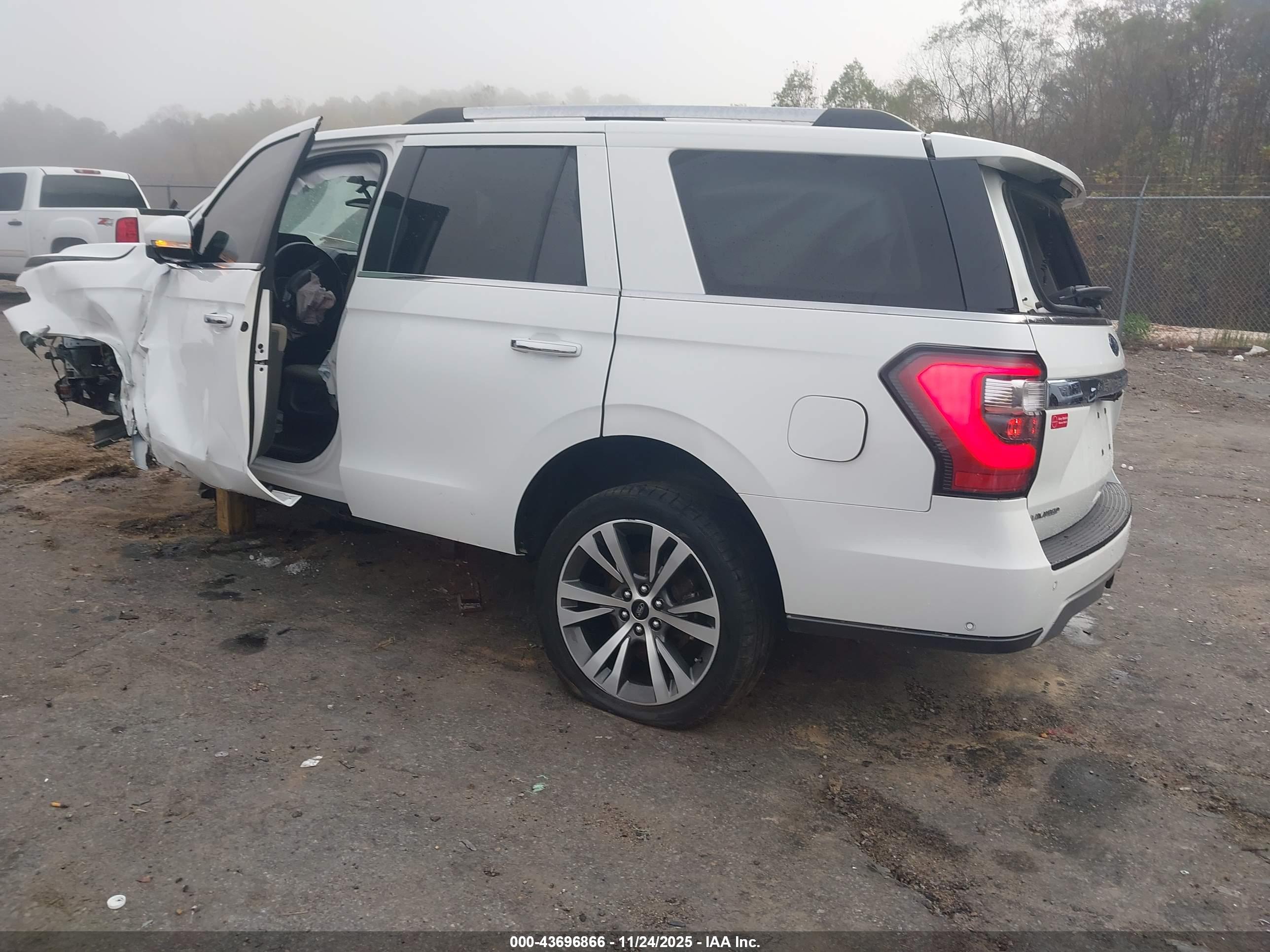 FORD EXPEDITION image 3