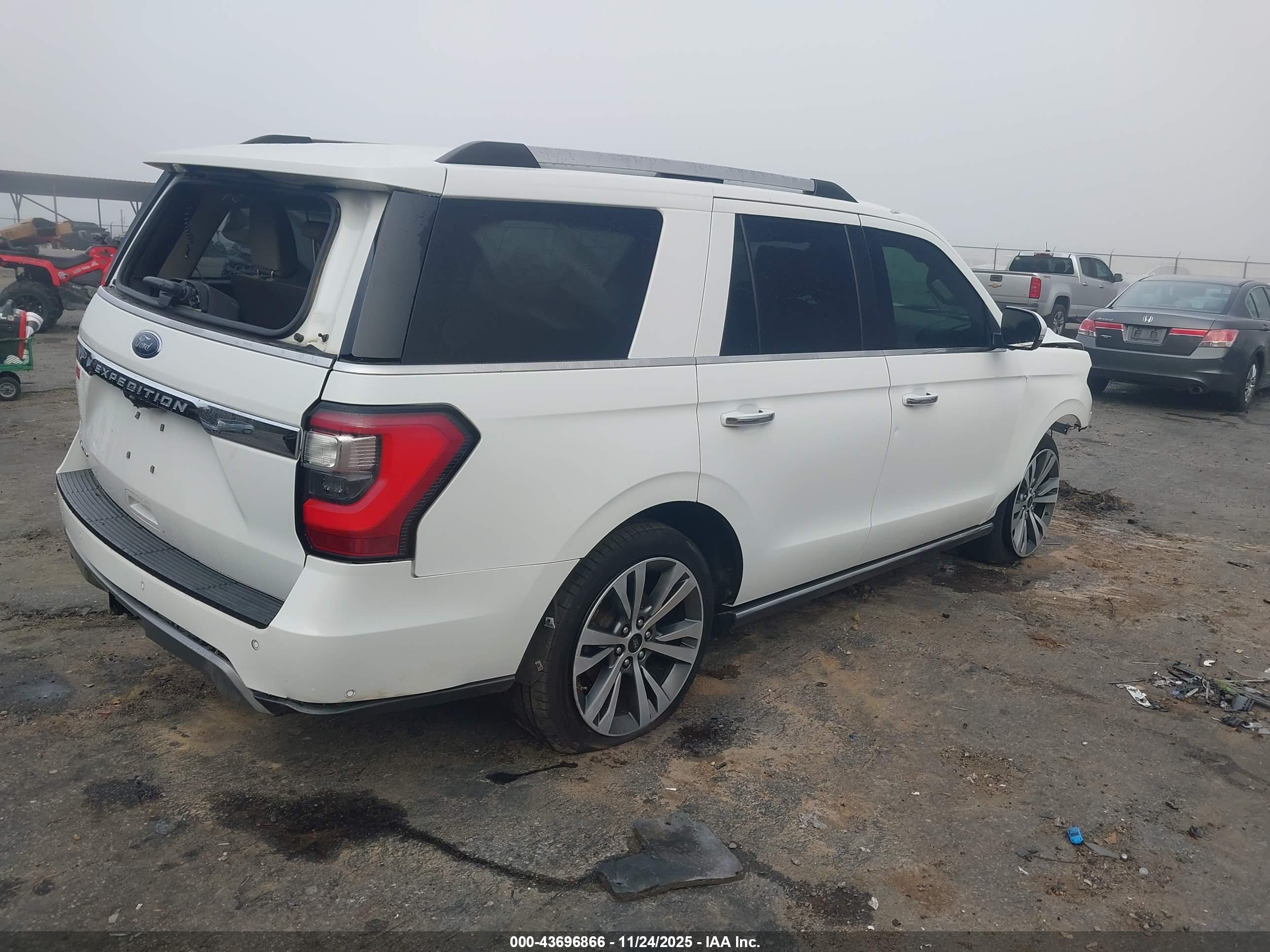 FORD EXPEDITION image 4