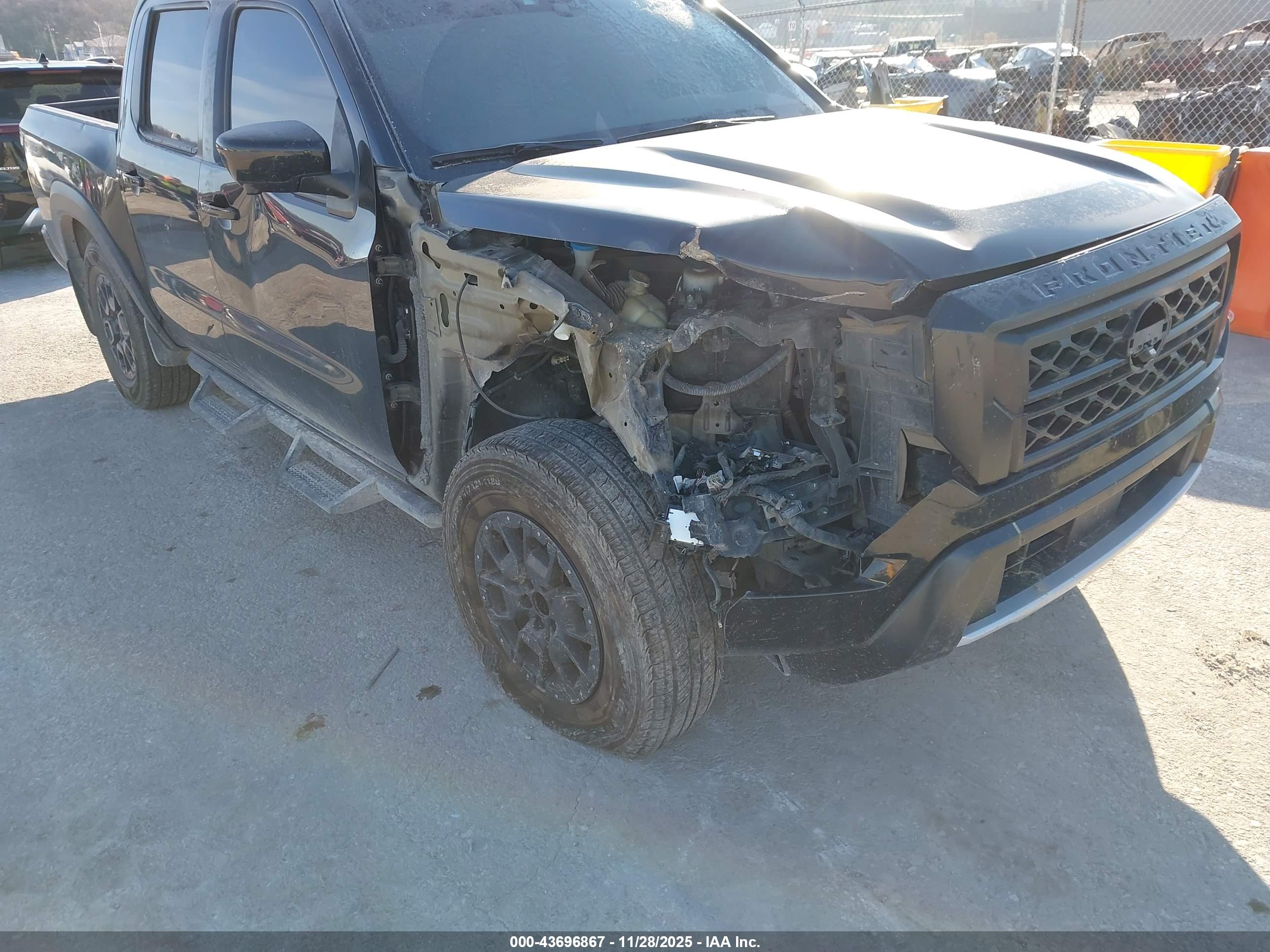 NISSAN FRONTIER image 6