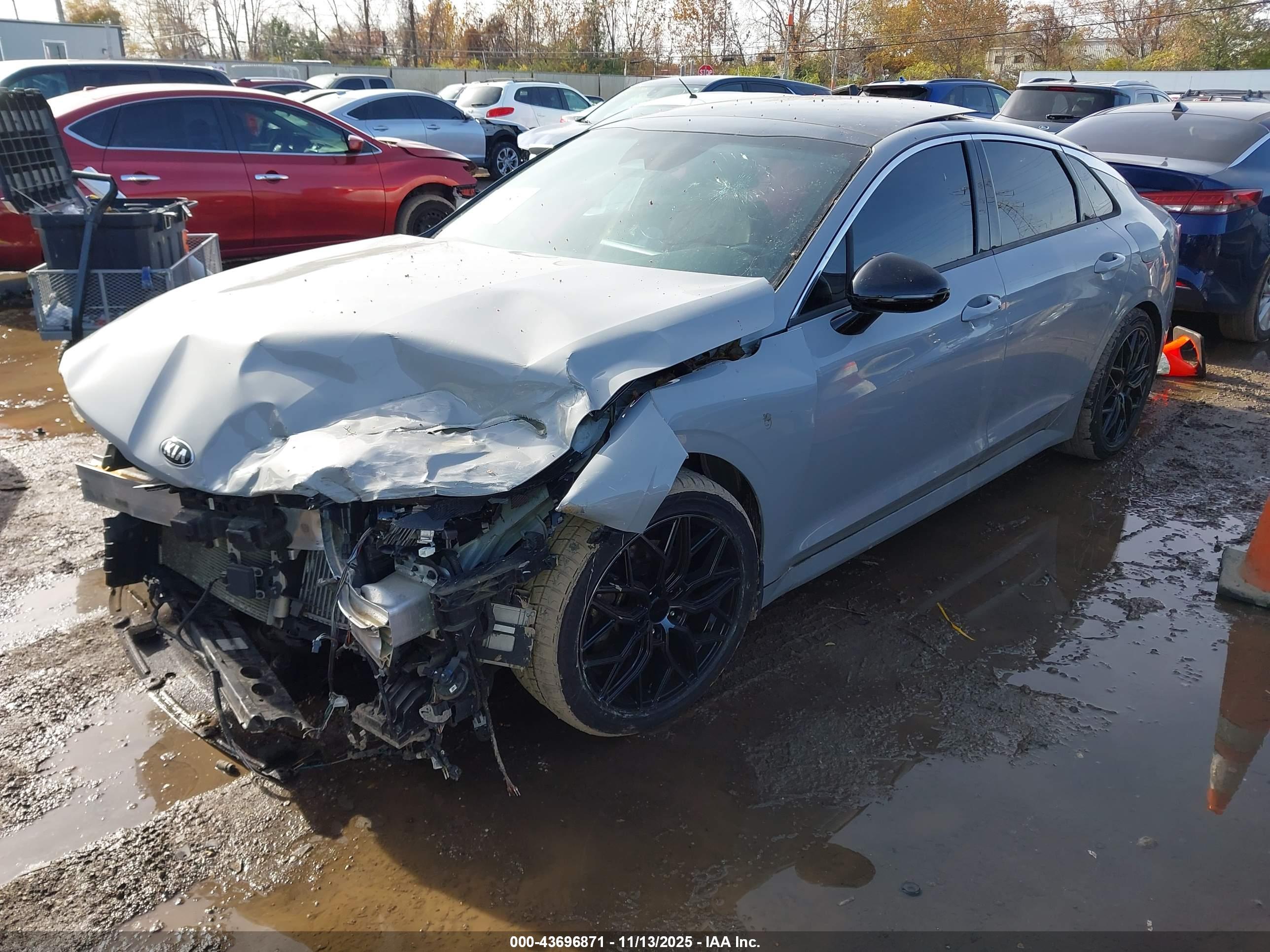KIA K5 image 2
