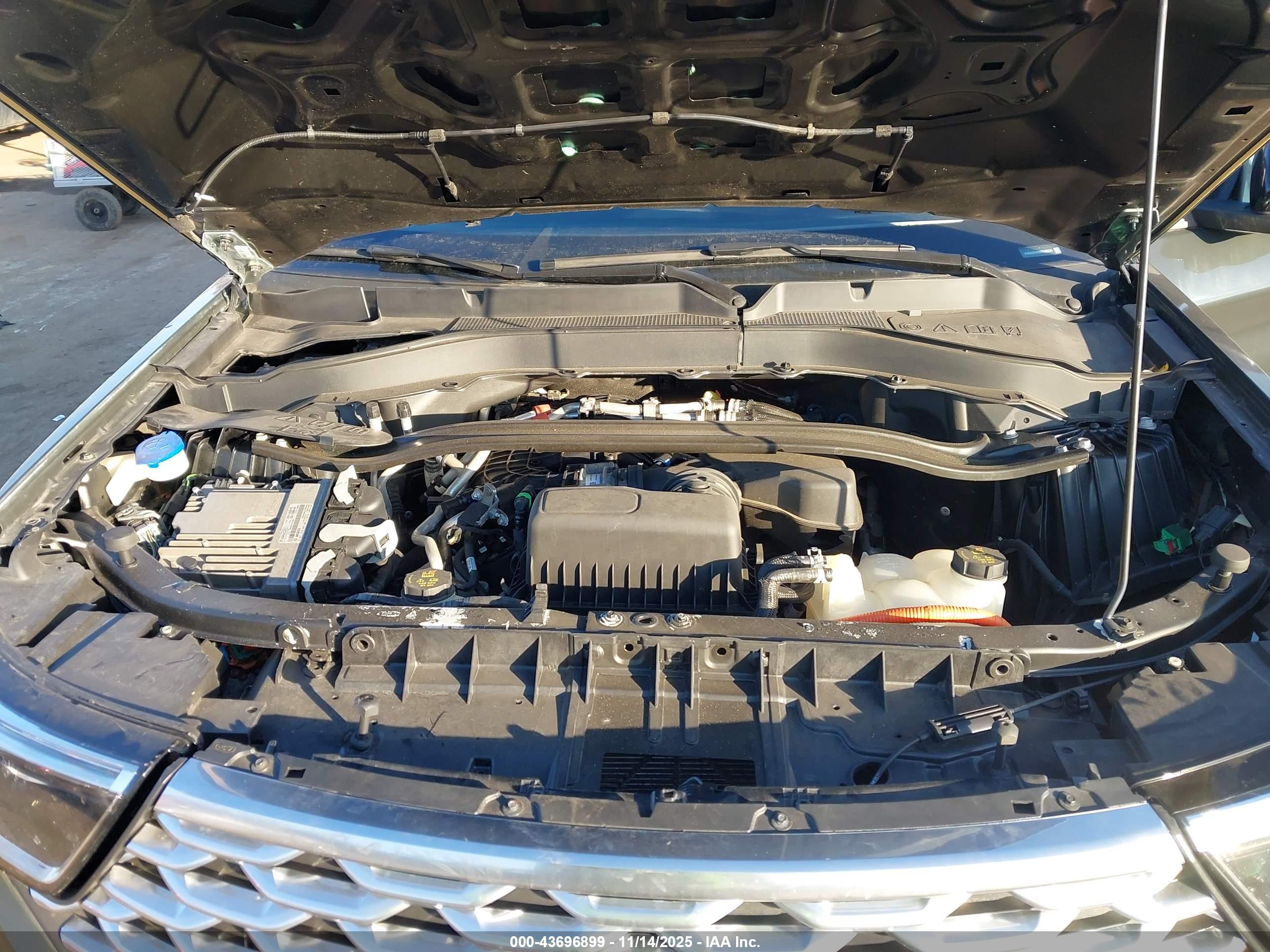 FORD EXPLORER image 10