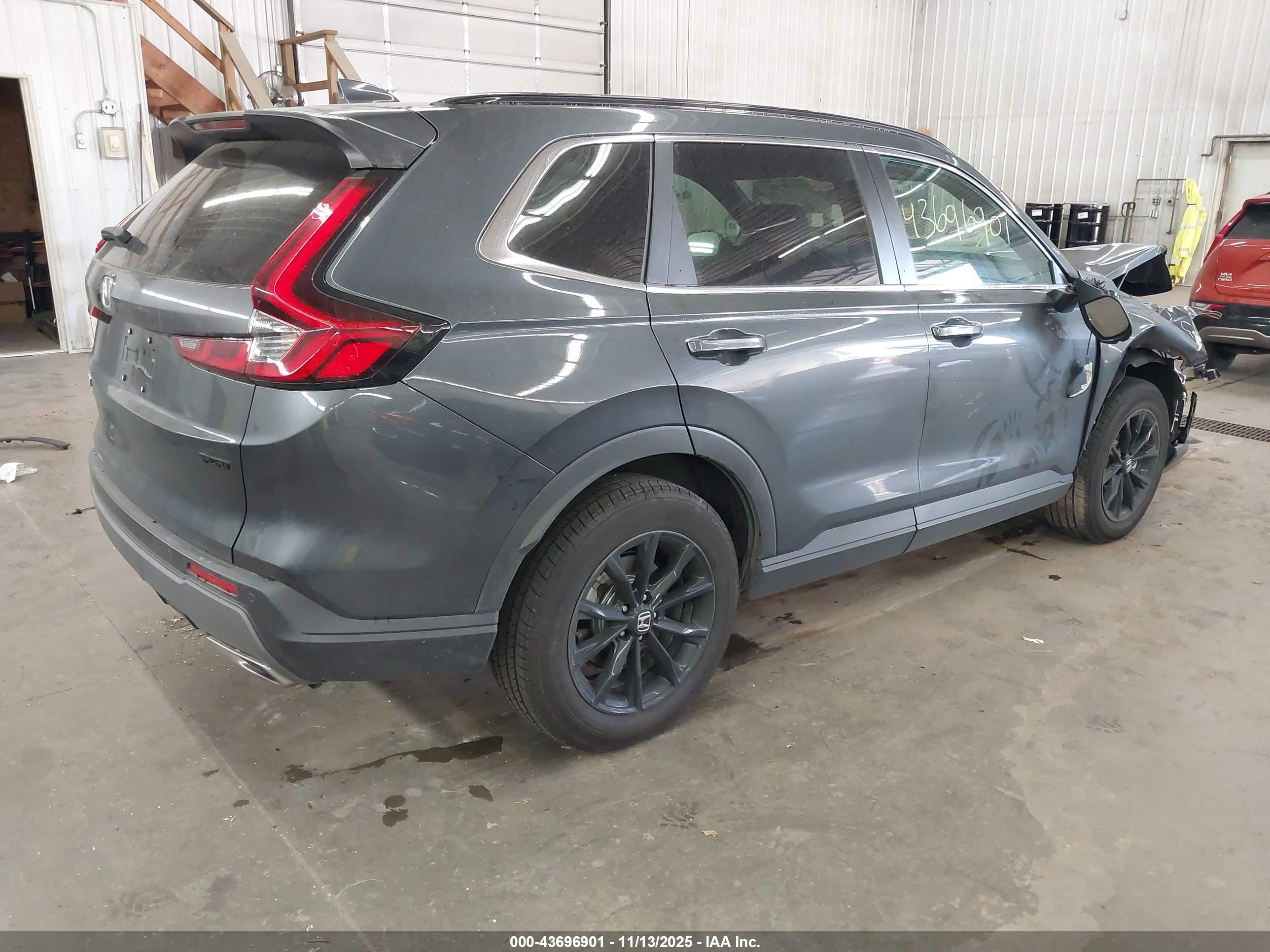 HONDA CR-V image 4