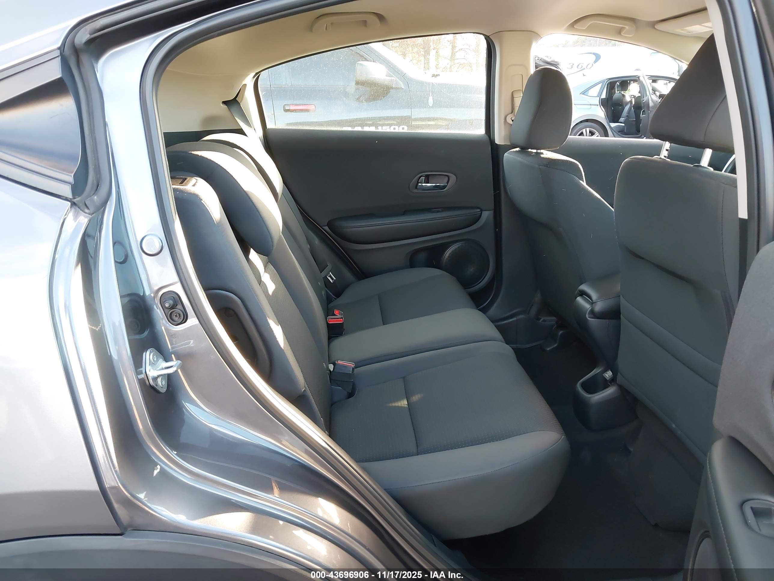 HONDA HR-V image 8