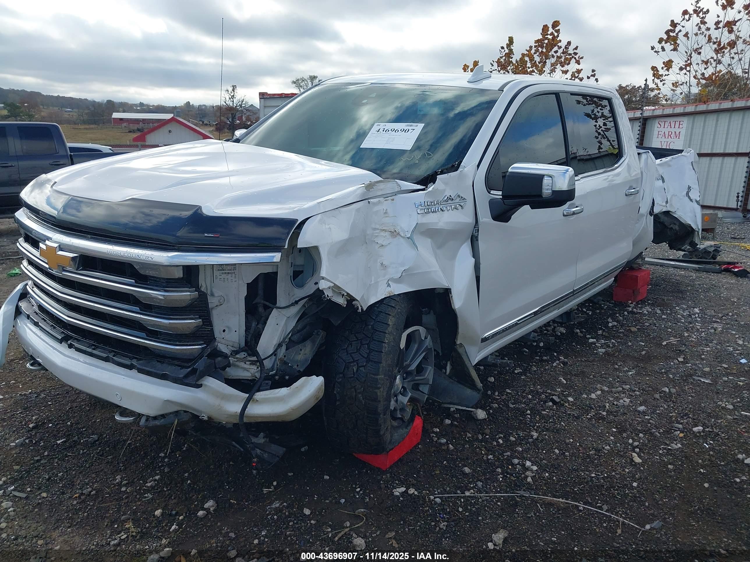 CHEVROLET SILVERADO image 2