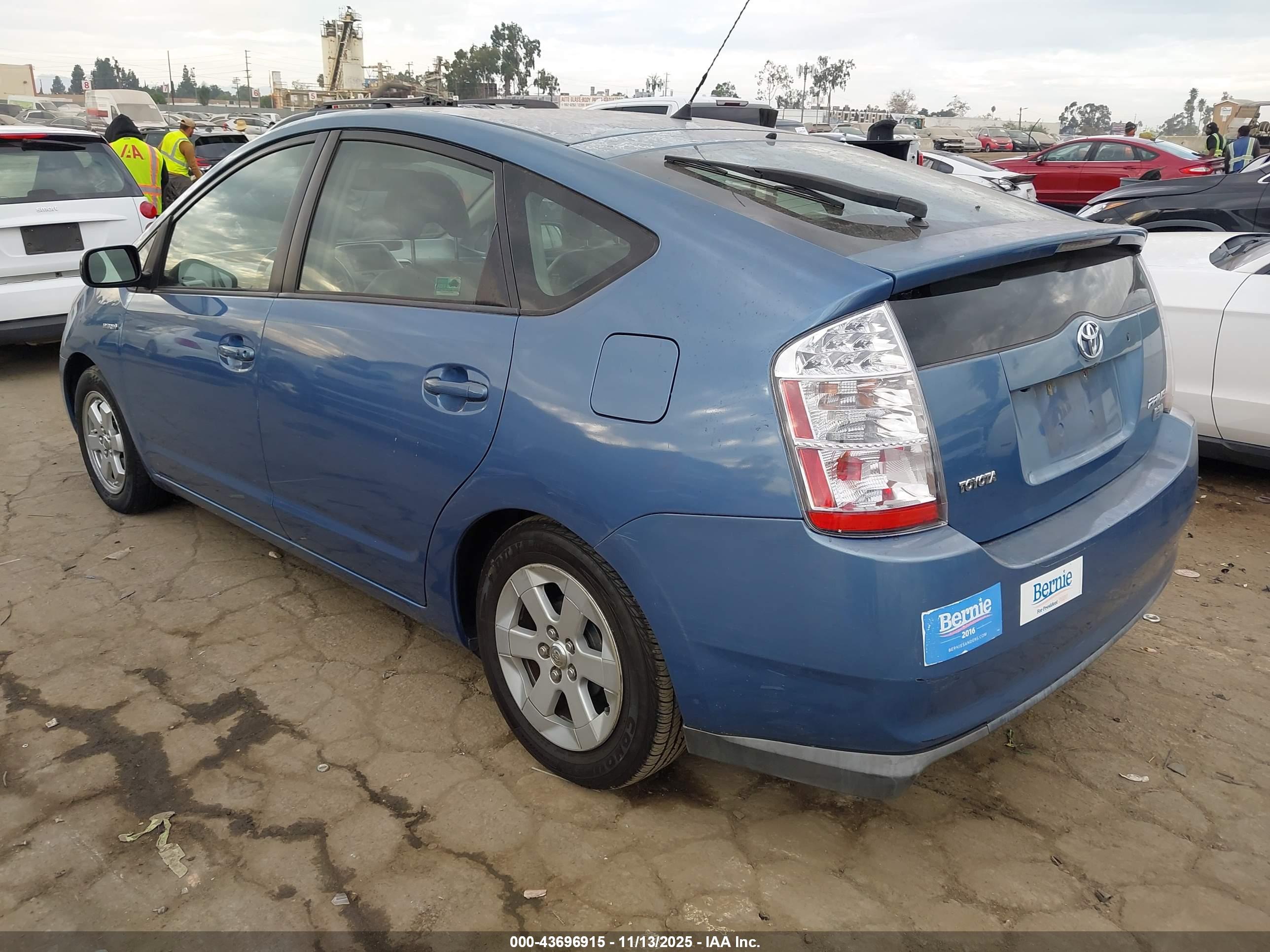 TOYOTA PRIUS image 3