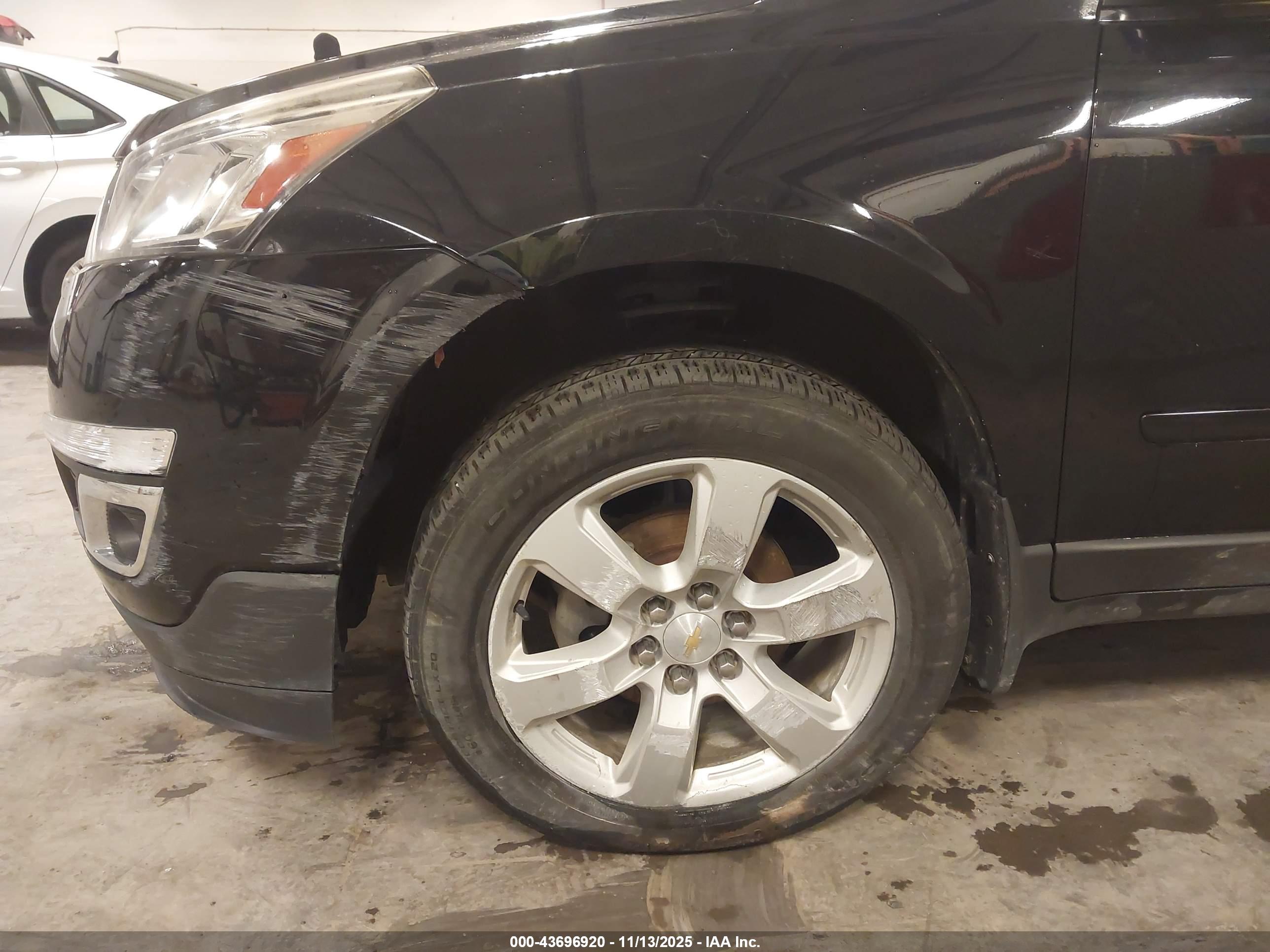 CHEVROLET TRAVERSE image 6