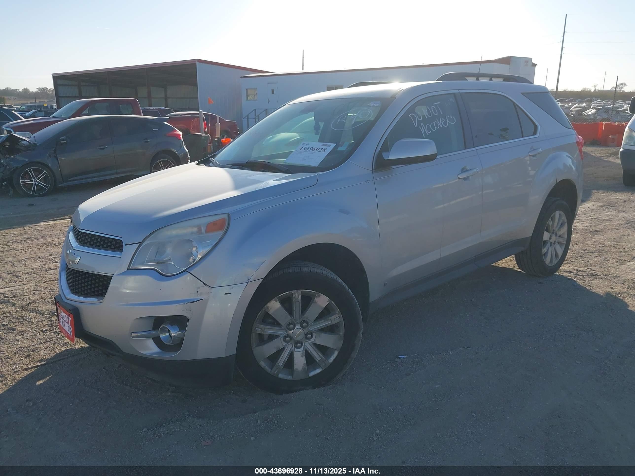 CHEVROLET EQUINOX image 2