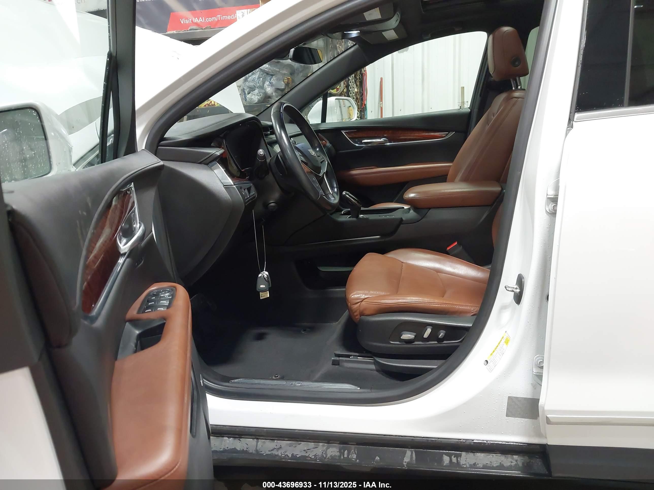 CADILLAC XT5 image 5