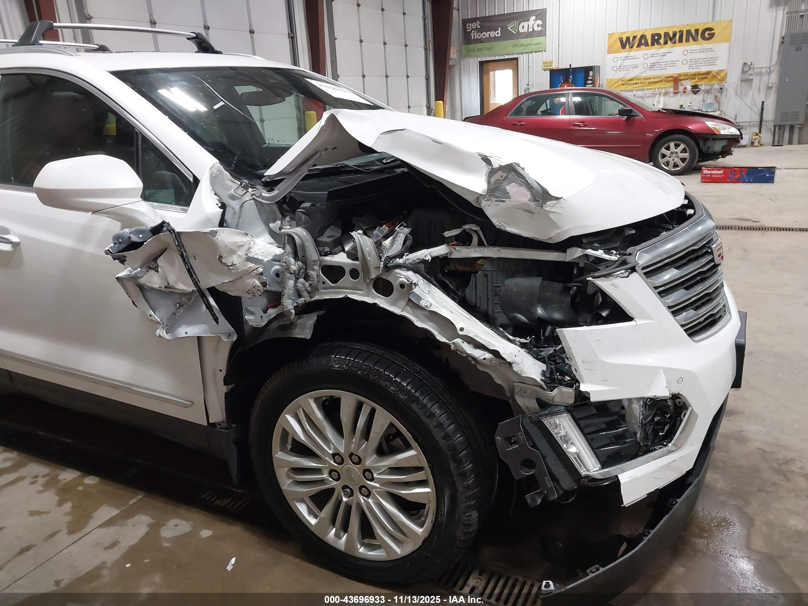 CADILLAC XT5 image 6