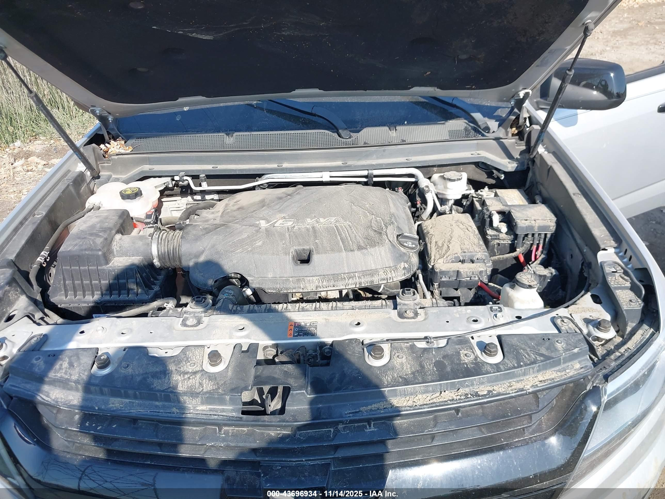 CHEVROLET COLORADO image 10