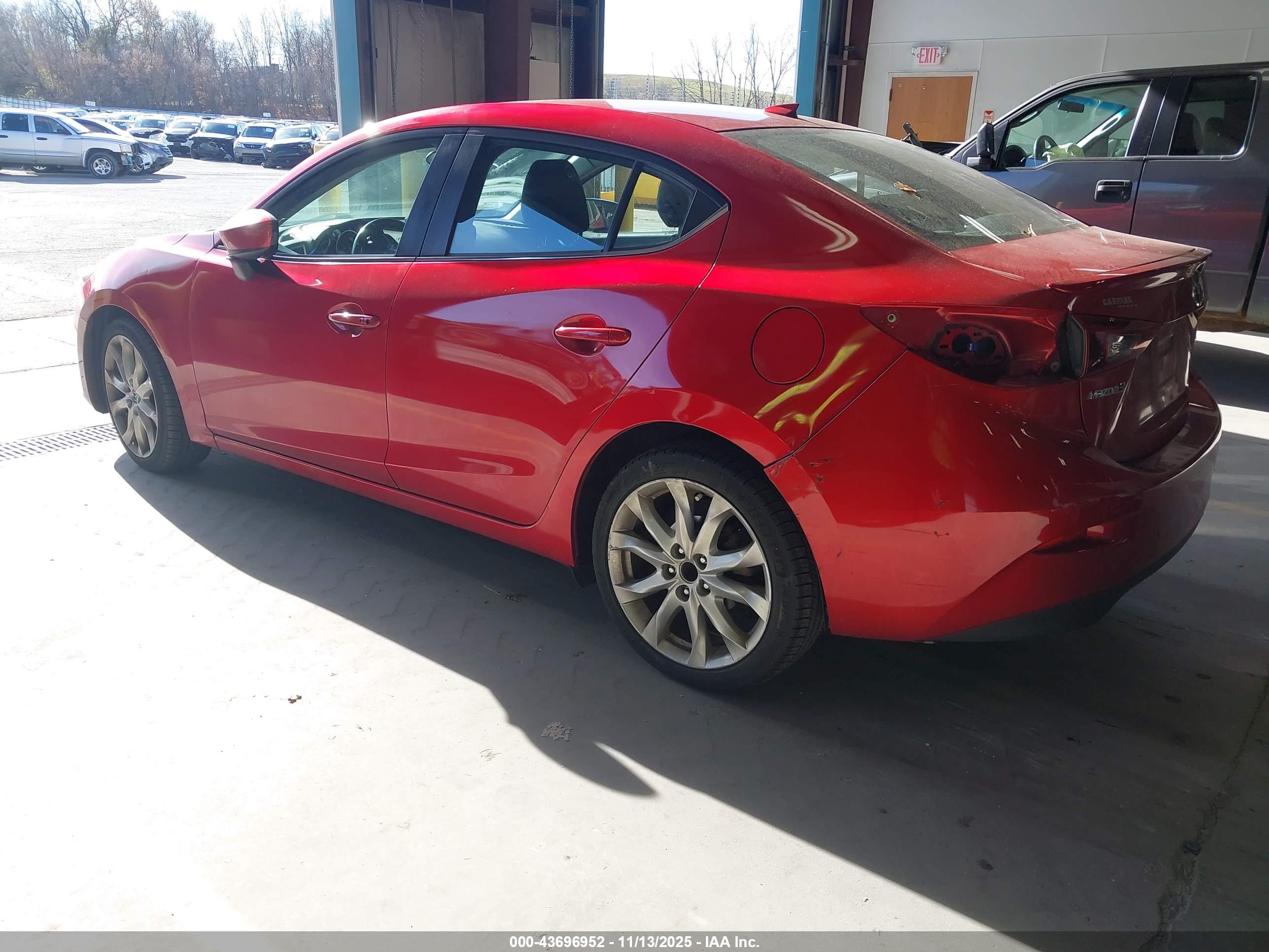 MAZDA MAZDA3 image 3