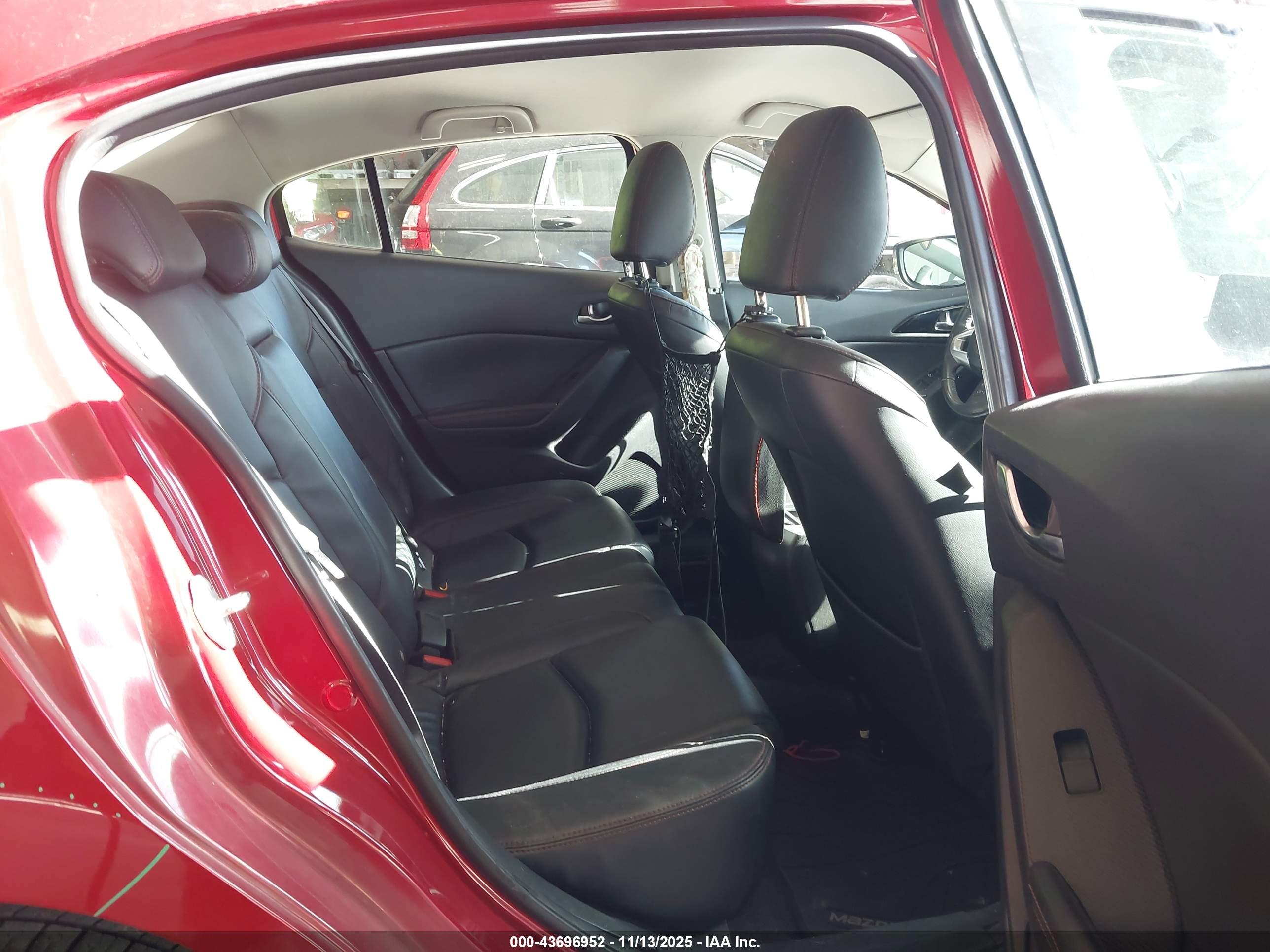 MAZDA MAZDA3 image 8