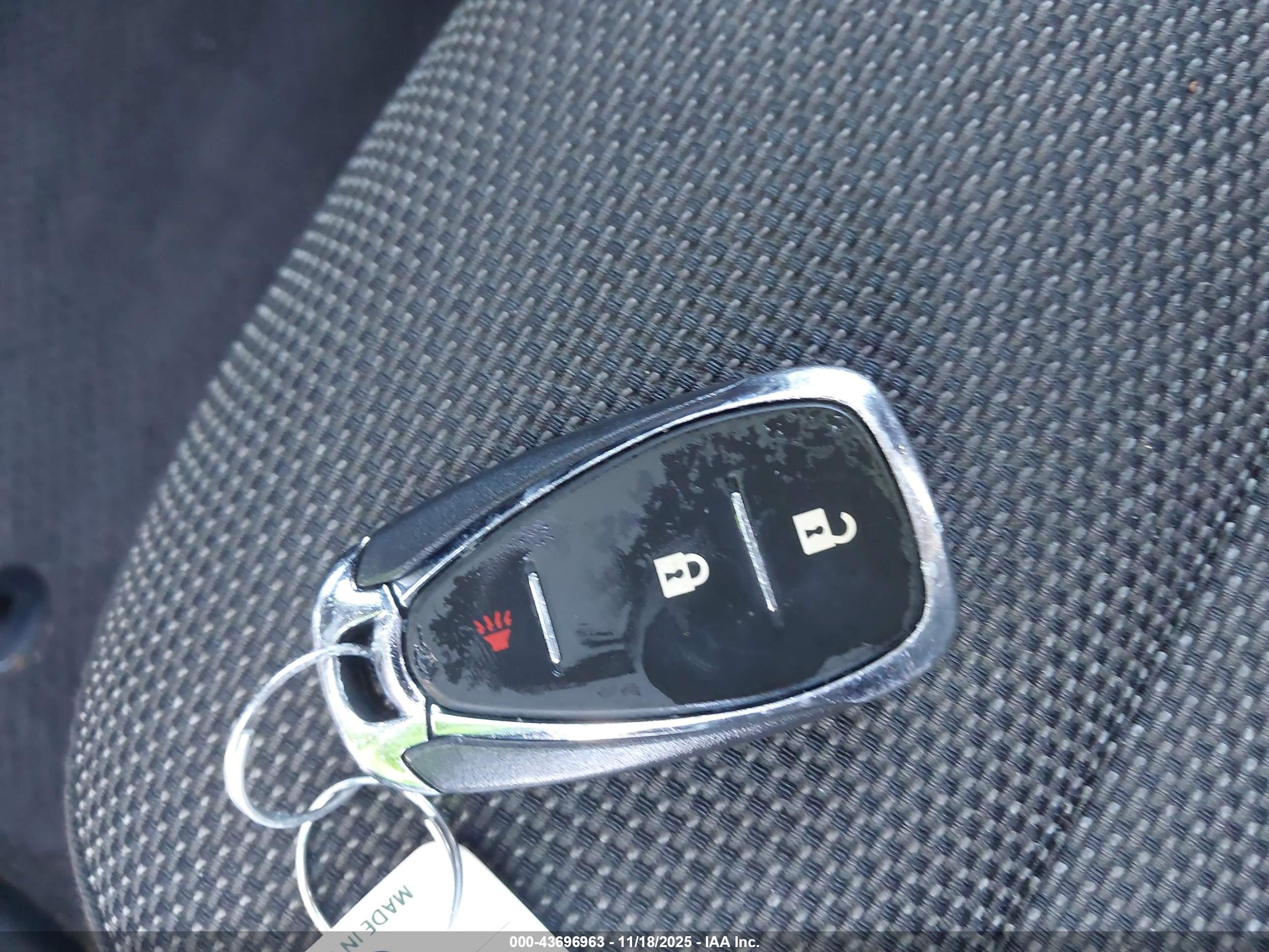 CHEVROLET TRAVERSE image 11
