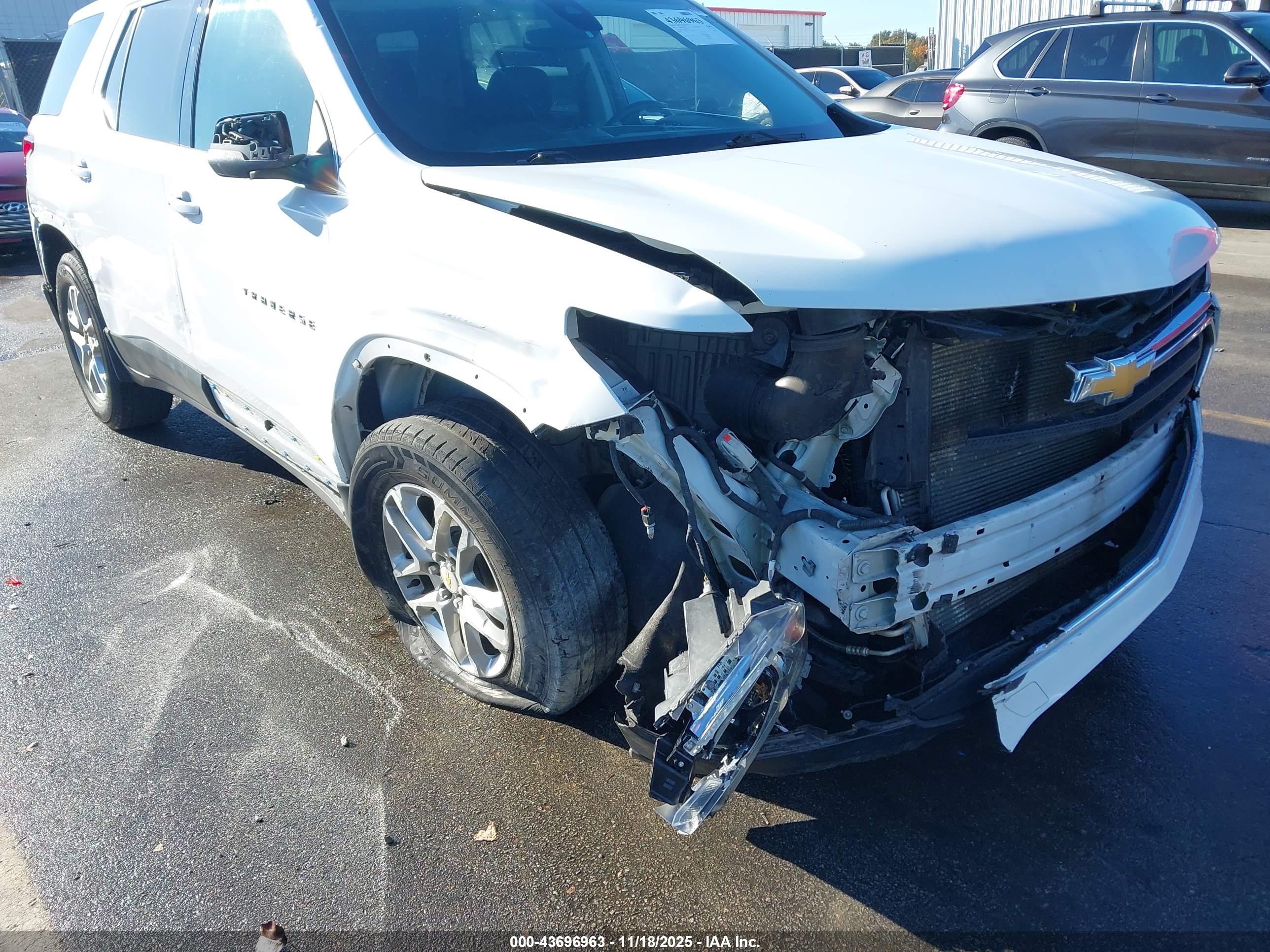 CHEVROLET TRAVERSE image 6